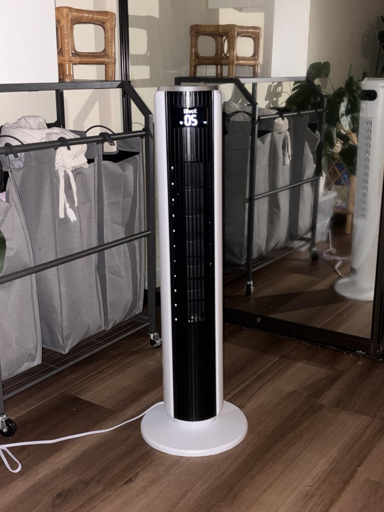 Levoit Tower Fan for Bedroom, 28ft/s Fans that Blow Cold Air, 28dB Quiet customer photo 2