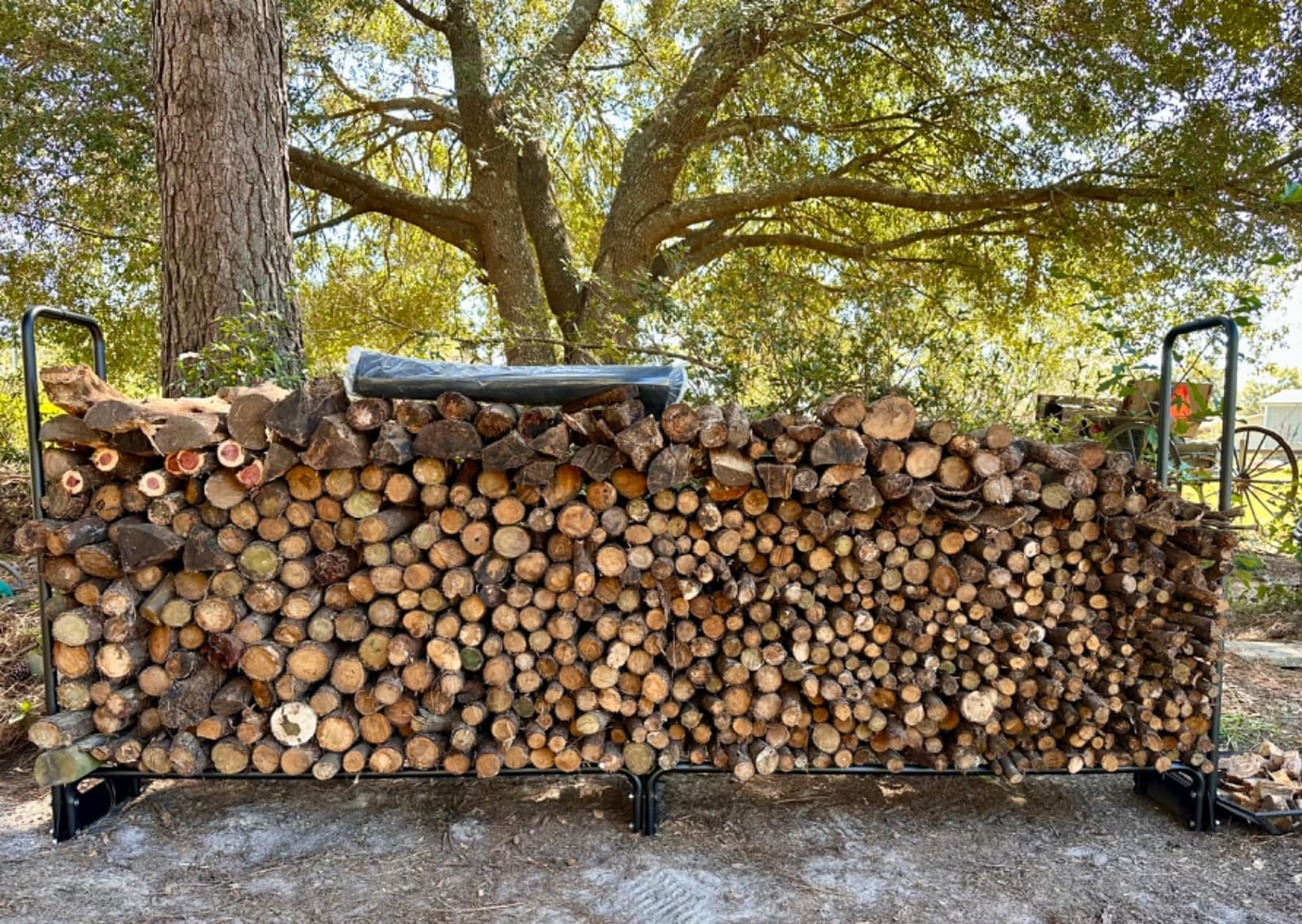VEVOR 12.7FT Outdoor Firewood Rack with Cover, Firewood Holder for 3/4 Cord - Heavy Duty Wood Storage with Half-Covered for Porches Gardens Patios Yards Log Steel Frame UV Protection customer photo 2