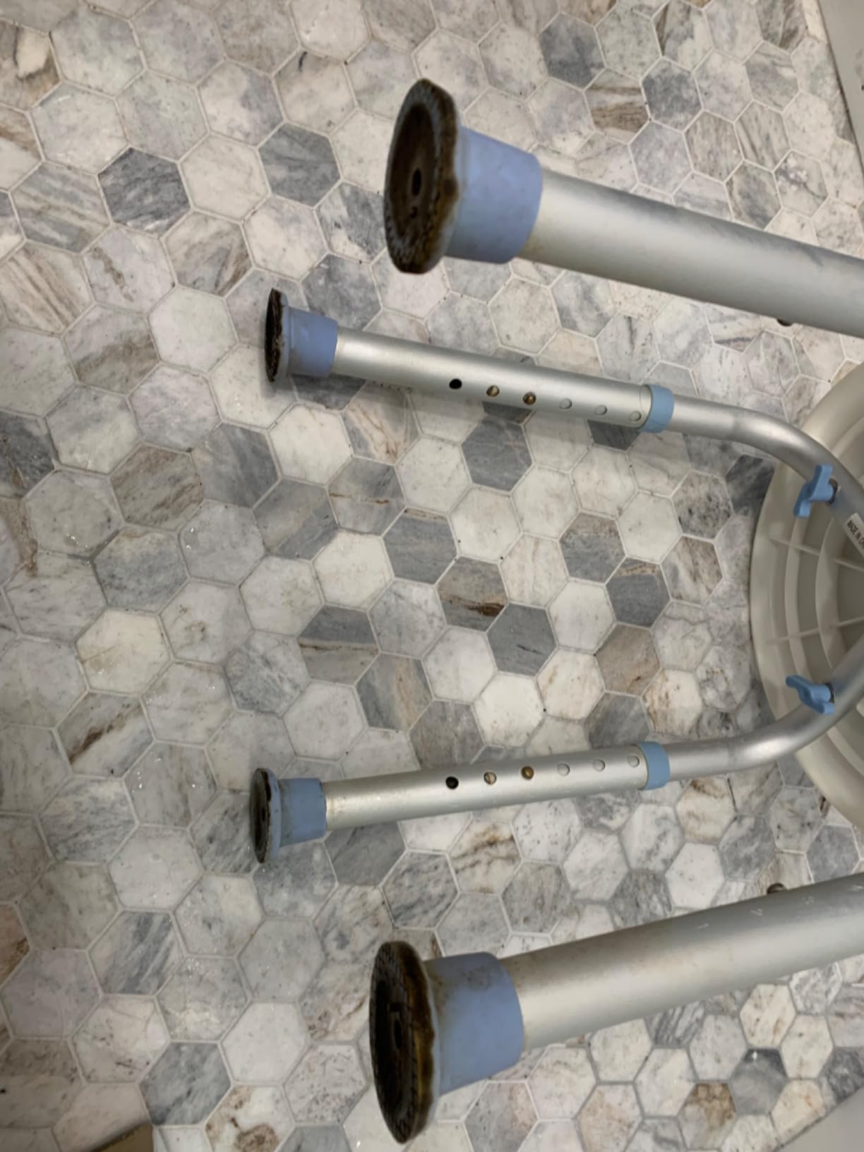 Delog 360 Rotating Swivel Shower Seat - Adjustable Seat for Tub & Small Bathtub - 300lb Capacity with Anti-Slip Rubber Tips customer photo 1