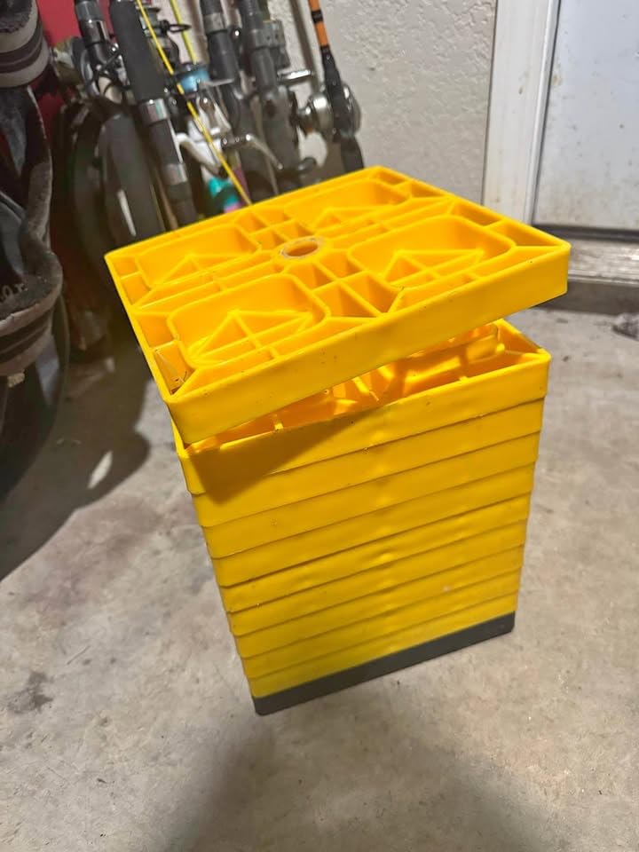 OULEME 12-Pack RV Leveling Blocks, Stackable Camper Trailer Leveler, Yellow customer photo 1