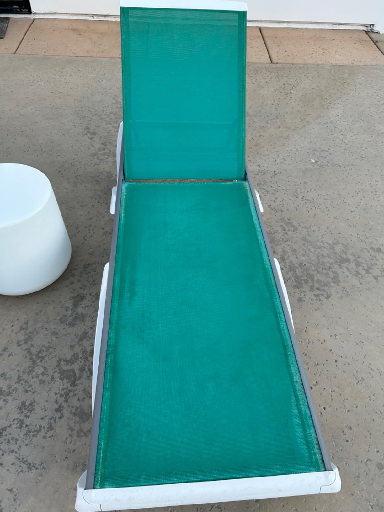 Kozyard Outdoor Chaise Lounge Chair, Full Flat Adjustable Patio Lounger with Aluminum Frame & Resin Legs, Textilene Fabric for Poolside, Backyard & Beach (Aqua, 2Chairs + Table) customer photo 2