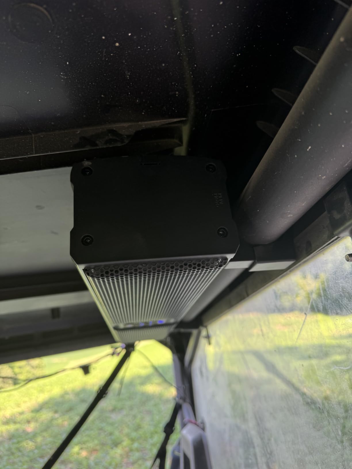 KEMIMOTO 6-Speaker Metal UTV Sound Bar, 25-inch IP65 Waterproof Golf Cart Sound Bar, ATV Speaker with RGB, SxS Soundbar Compatible with Polaris RZR Can-Am w/ 1.25 in - 2 in Roll Bar customer photo 2
