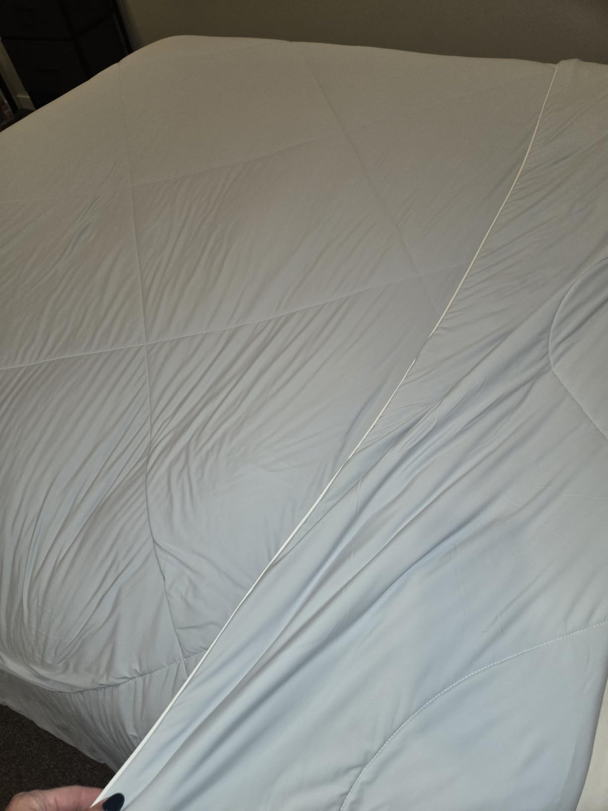 Cooling Comforter Queen Size, Cooling Blankets for Hot Sleepers and Night Sweats, Cream Summer Comforter for Queen Size Bed, Breathable Soft Lightweight Silk Smooth customer photo 2