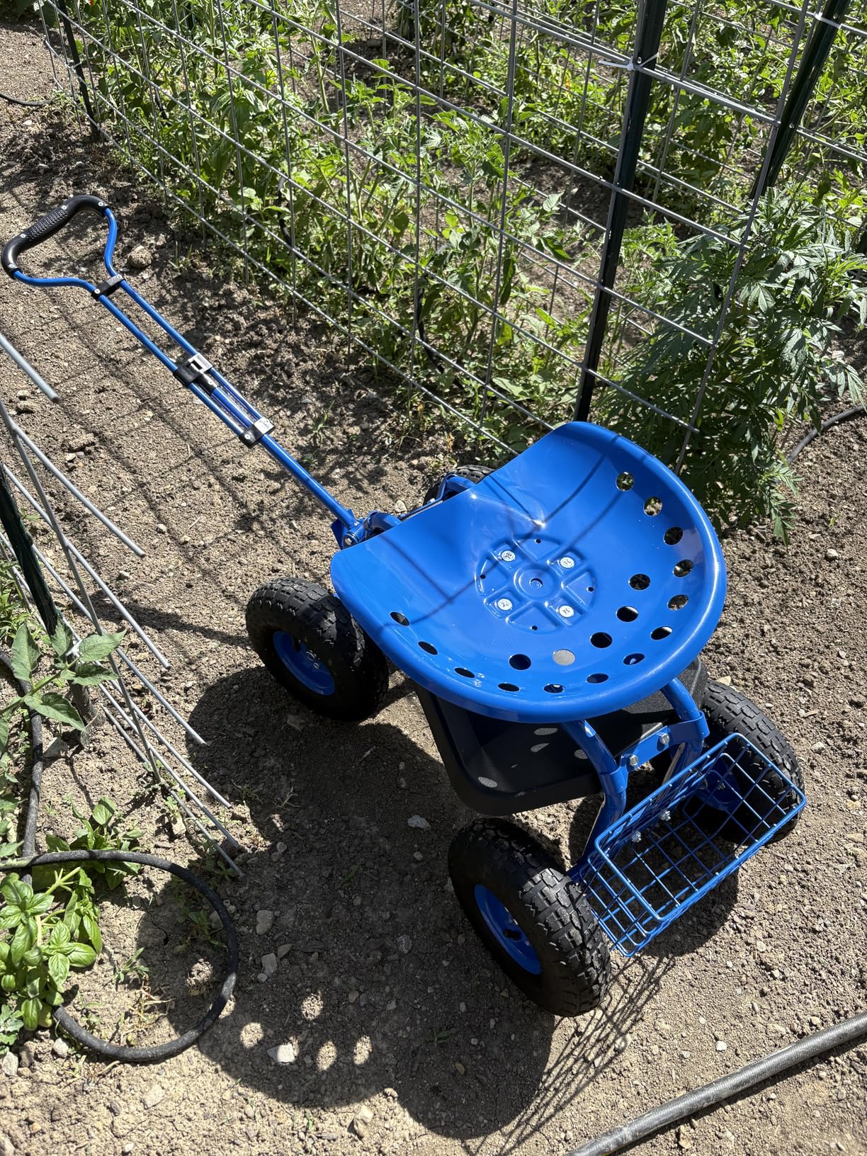 VEVOR Garden Cart Rolling Workseat with Wheels, Gardening Stool for Planting, 360 Degree Swivel Seat, Wagon Scooter with Steering Handle & Utility Tool Tray, Use for Patio, Yard, and Outdoors, Green customer photo 2