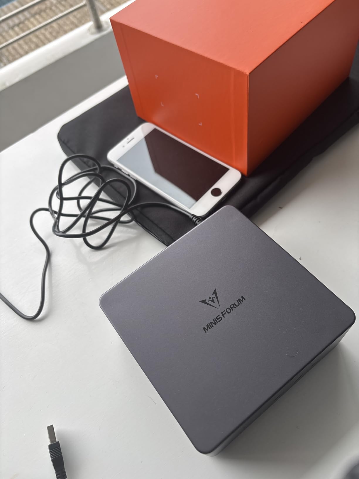 Venus UM790 Pro Mini PC AMD Ryzen 9 7940HS up to 5.2 GHz 32 GB DDR5 1 TB SSD Radeon 780M Graphics, 4X USB3.2, 2X USB4, 2X HDMI 2.1, PCIe4.0x2, BT5.3, RJ45 2.5G customer photo 1