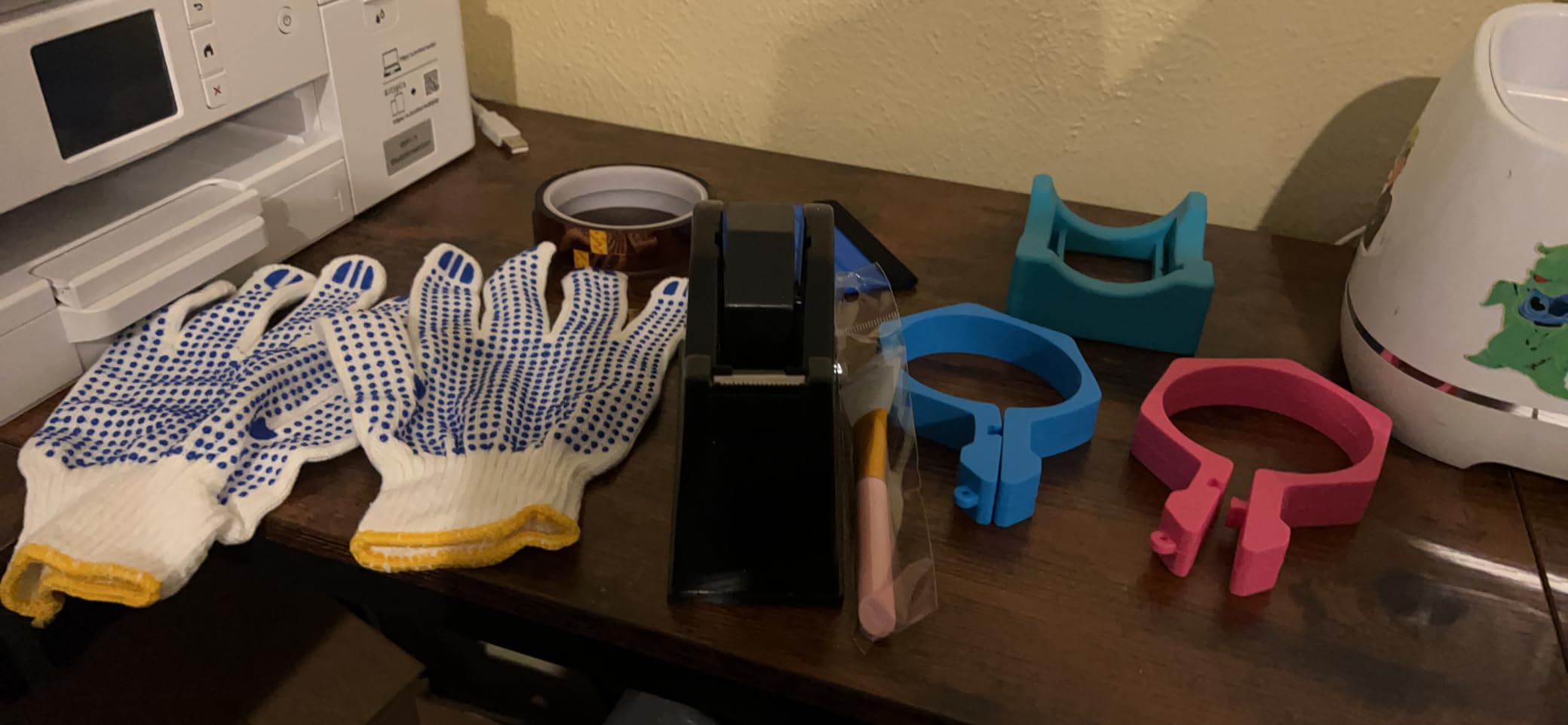 Majreey Sublimation Blanks Tumbler Clamp Tool, for 20 Oz Sublimation Blanks, Heat Resistant Gloves, Heat Tape Sublimation, Heat Tape Dispenser Sublimation Kit, Tumbler Clamp Clamp (Blue,Pink) customer photo 1