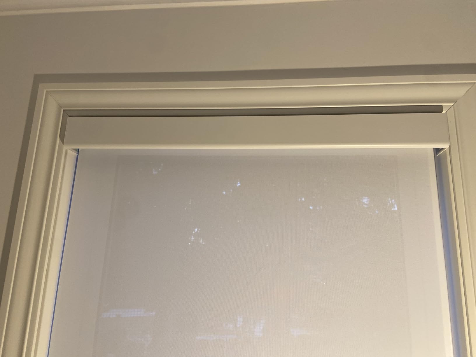 Persilux Free-Stop Cordless Solar Shades for Windows Interior, Light Filtering Roller Shades for Windows, 5% Openness View Through UV Protection Roller Blinds for Office (Beige, 47