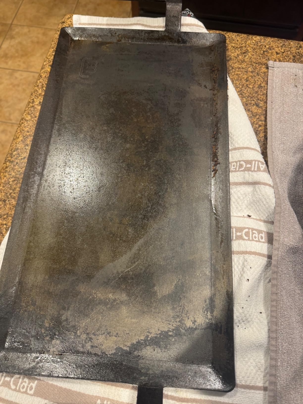 Made In Cookware - Carbon Steel Griddle + Grill Press - Professional Cookware - Crafted in Sweden - Induction Compatible customer photo 2