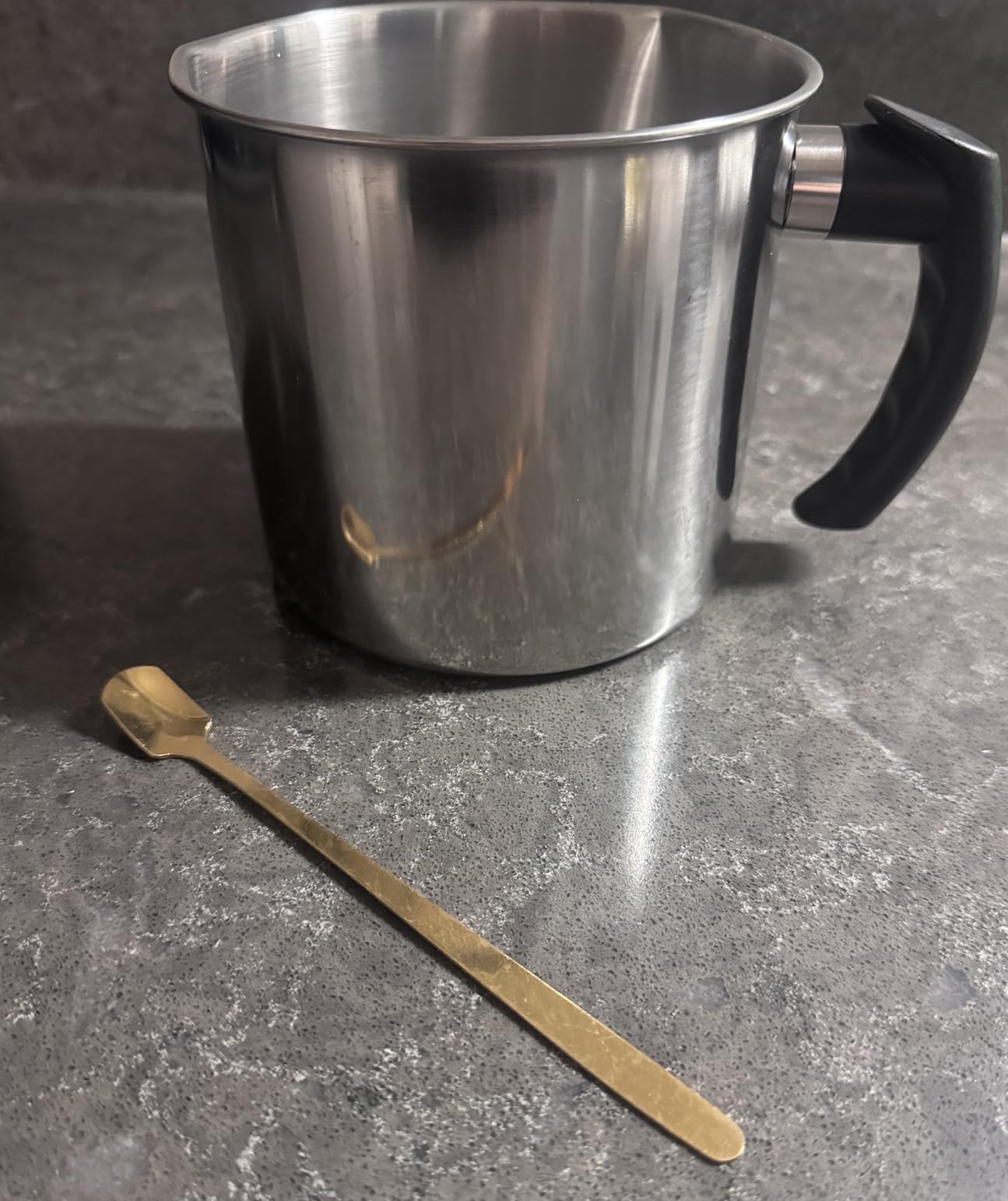 Phinicco 44oz 1.3L Candle Making Pouring Pot Wax Melting Pot and Spoon 304 Stainless Steel Candle Making Pitcher Heat-Resistant Handle customer photo 2