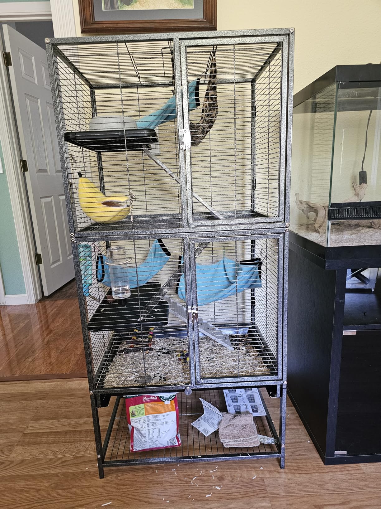 Large Two Full Story Deluxe Double Unit 4-Tiers Tight 1/2-Inch Bar Spacing Durable Front Doors Water Bottle Food Bowl for Feisty Ferret Squirrel Hammock Rat Gerbil Small Animal Critter Rolling Cage customer photo 2