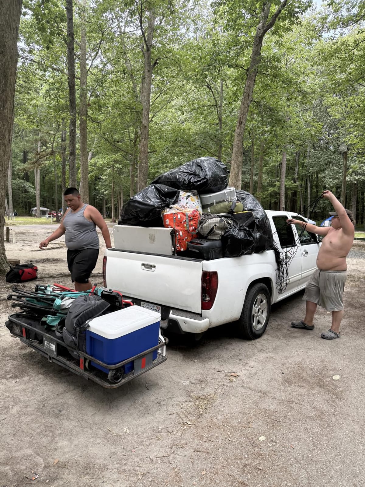 Suu66 Heavy Duty Cargo Net for Pickup Truck Bed - 5' x 7' Stretches to 15' x 21' - Sturdy Latex Bungee Net Mesh - with 12 Metal Carabiners customer photo 2