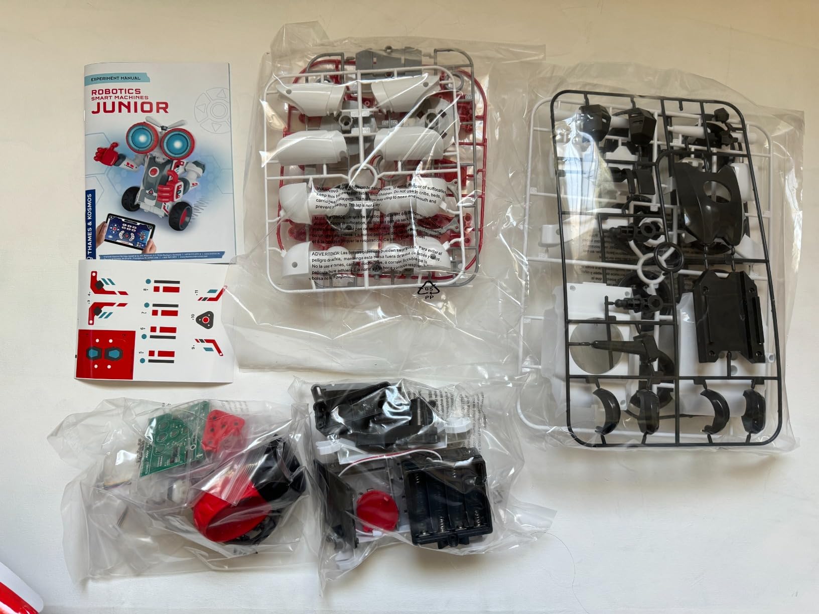 Thames & Kosmos Robotics Smart Machines Junior STEM Kit, Build & Code Your Robot's Movements, Speed, Lights & Sounds, for Ages 8+ customer photo 2