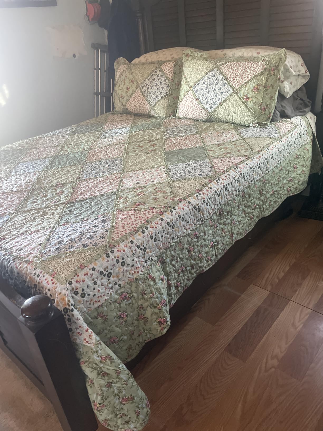 Oversized King Size Quilt Set 128x120 Blue Floral Patchwork Bedspreads Set | 3-Piece Extra Wide Super King Size Bedding Set Reversible Quilted Coverlet Lightweight Comforter Bed Cover with 2 Pillowcases customer photo 2