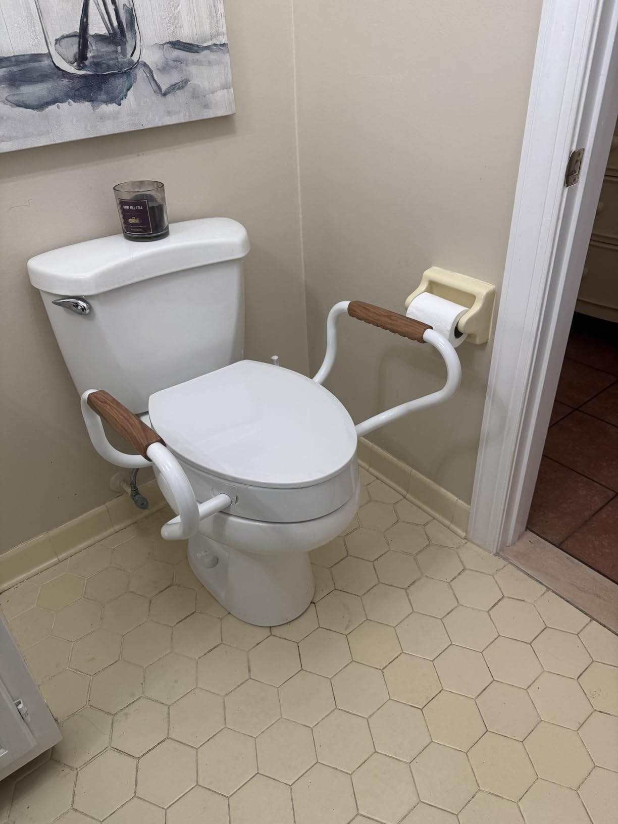 Lunderg Solva Raised Toilet Seat with Handles - Elongated - Adds 3 Inches | Easy to Install Toilet Seat Risers for Seniors - Elegant White Design & Works like the one you always use - No Hospital Vibe customer photo 1