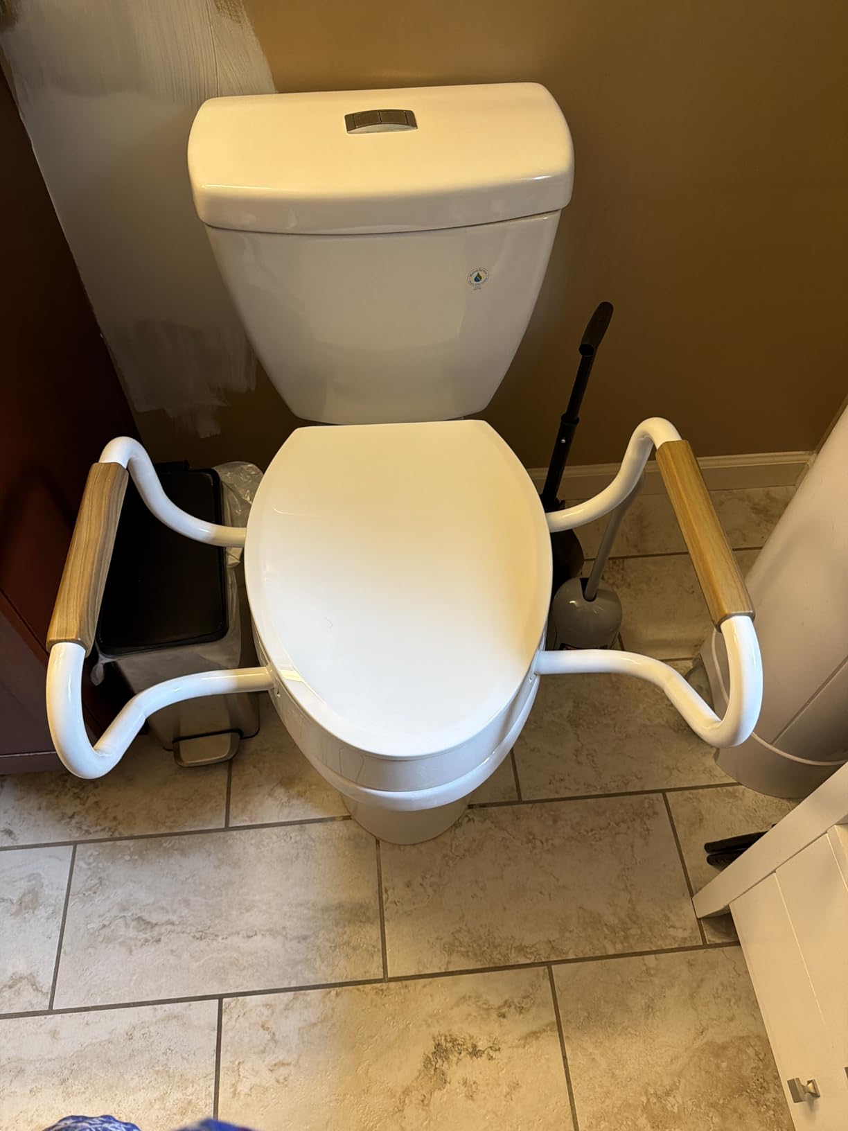 Lunderg Solva Raised Toilet Seat with Handles - Elongated - Adds 3 Inches | Easy to Install Toilet Seat Risers for Seniors - Elegant White Design & Works like the one you always use - No Hospital Vibe customer photo 2