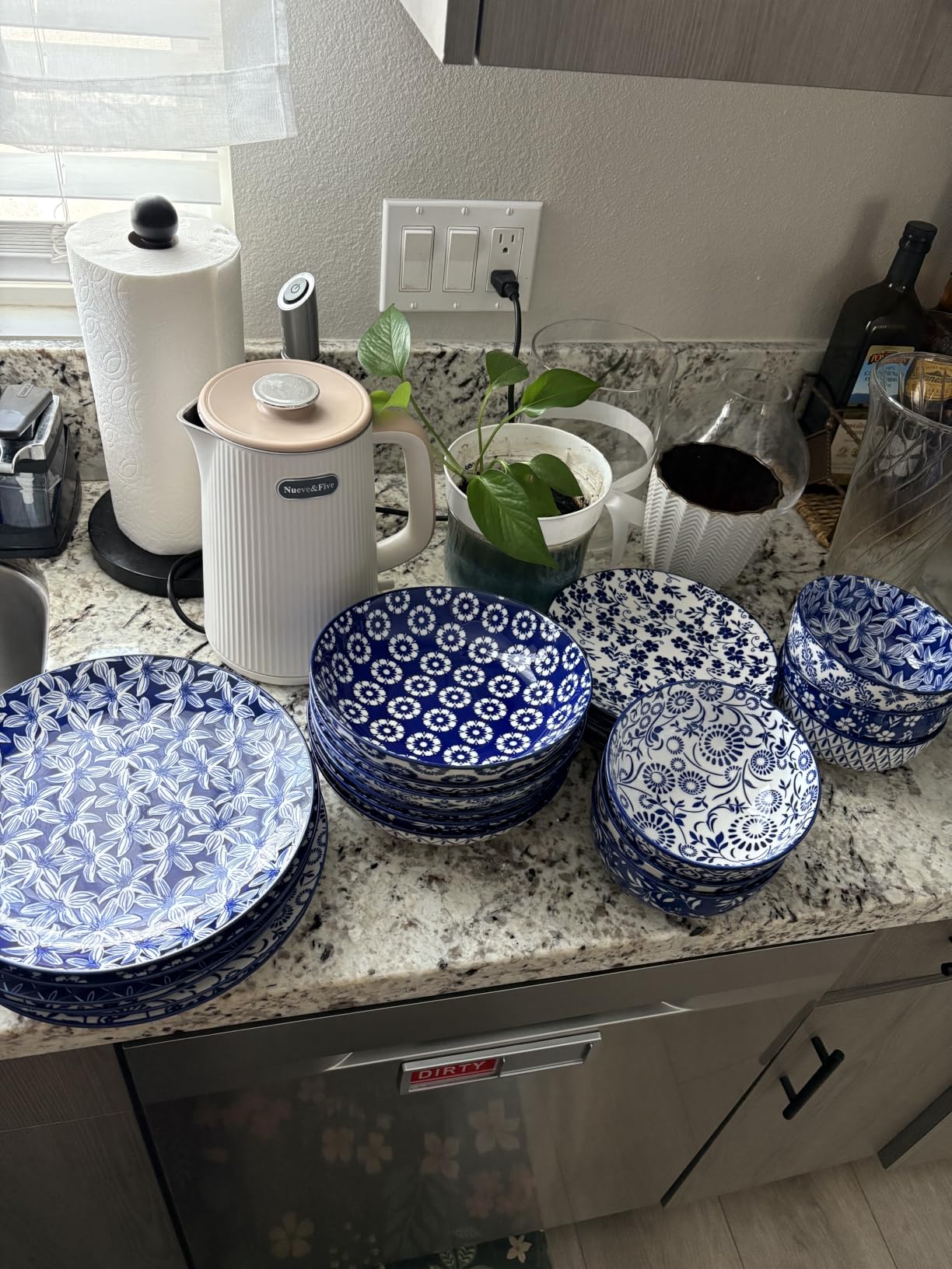 vancasso SELENE Plates and Bowls Set for 4, 12 Pieces Dinnerware Sets, Microwave and Dishwasher Safe Dishes Set, Porcelain Blue Dinnerware customer photo 2
