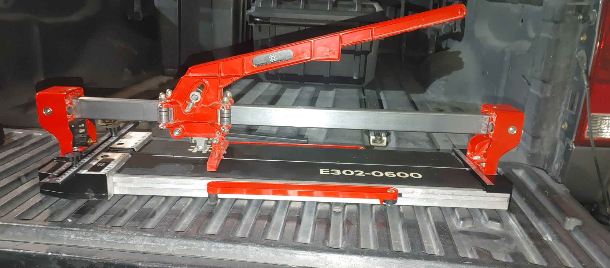 SHIJING 24-inch Manual Tile Cutter with Laser Cutting Guide Porcelain Tile Cutter with Split Platen, Double Aluminum Base, Tungsten Carbide Cutting Wheel customer photo 2