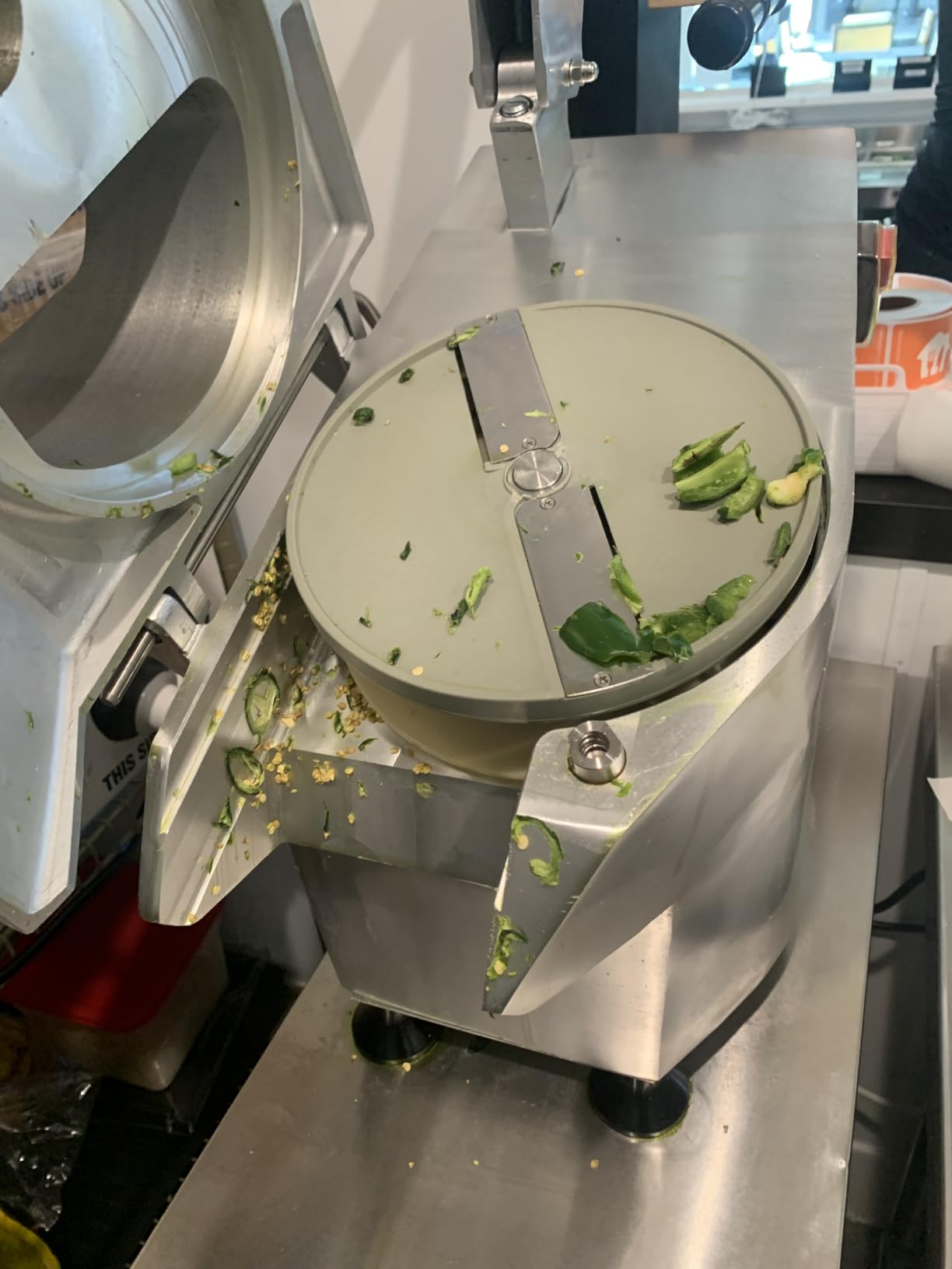 VEVOR Commercial Food Processor 550W Electric Vegetable Slicer 6 Blades, 1600 RPM Stainless Steel Vegetable Processor customer photo 1