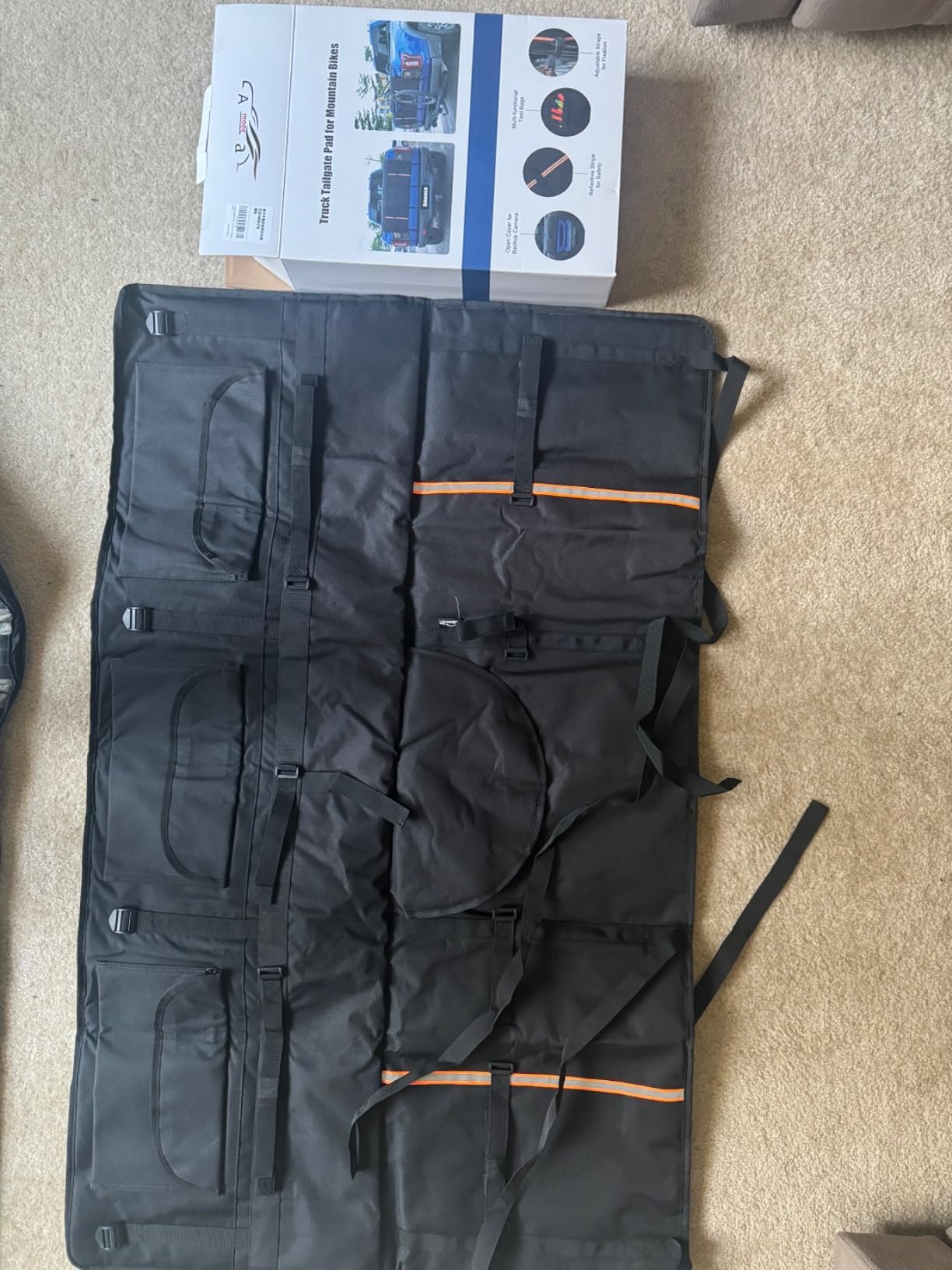 Amooca Tailgate Pad for Mountain Bikes Pickup Truck Tailgate Protection Pad with 3 Tool Pockets 52'' Wide for 5 Bicycles customer photo 1