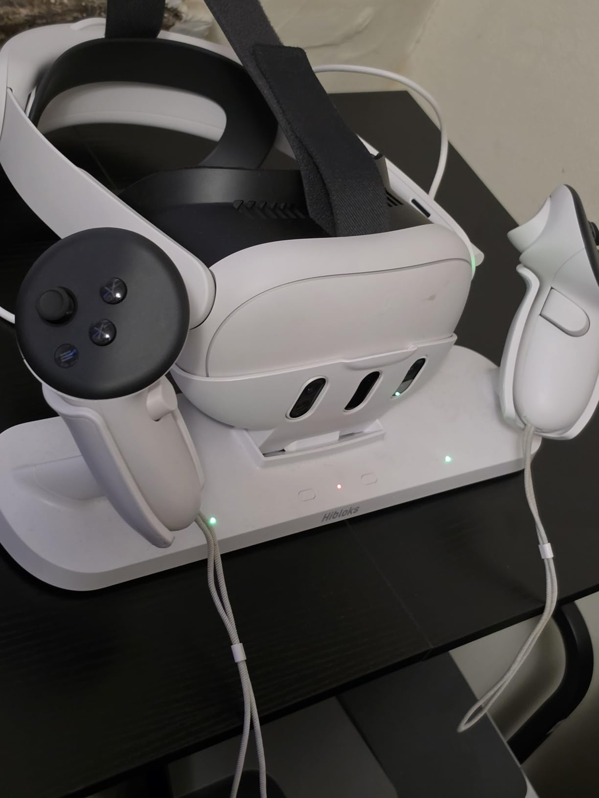 Meta Quest 3 512GB | Thirty Percent Sharper Resolution - 2X Graphical Processing Power - Play Without Wires - Get Batman: Arkham Shadow and a 3-Month Trial of Meta Horizon+ Included customer photo 1