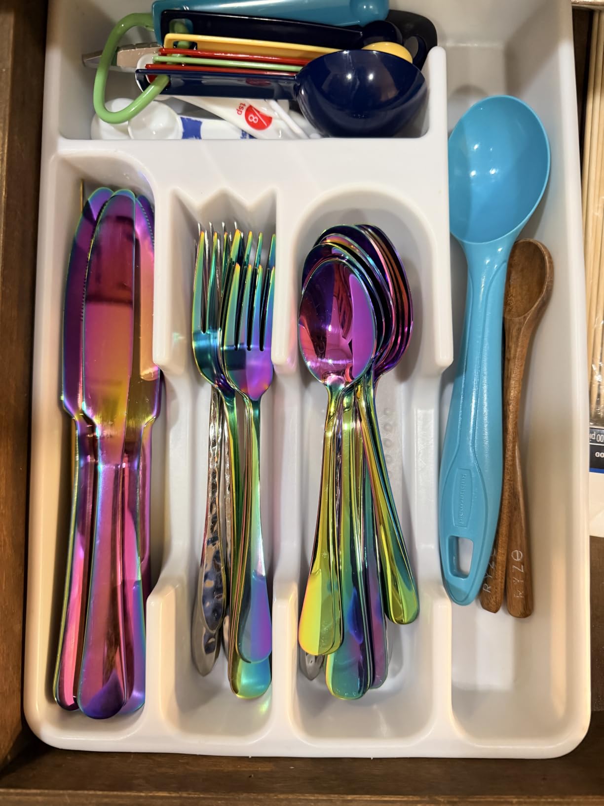 PHILIPALA 20 Piece Silverware Set, Stainless Steel Flatware Set for 4 Food Grade Novelty Flatware Cutlery Utensil Set Include Knife Fork Spoon Mirror Polished Dishwasher Safe customer photo 1