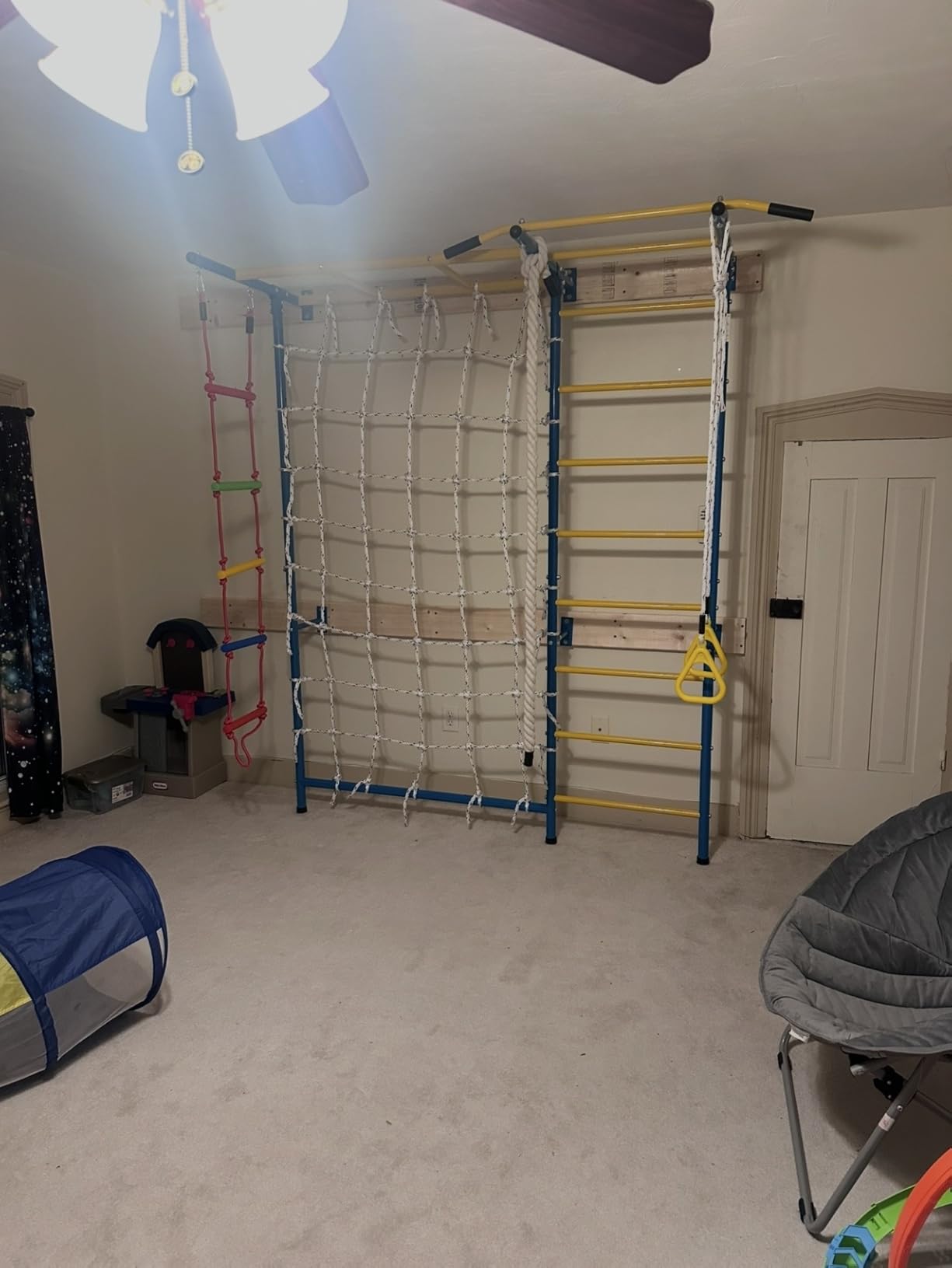 VEVOR Indoor Jungle Gym for Toddlers, 5-in-1 Climbing Playset with Carbon Steel Swedish Ladder, Wall Ladder, Pull-Up Bar, Rope Ladder, and Gymnastic Rings, Supports 220 lbs, Multicolor customer photo 2