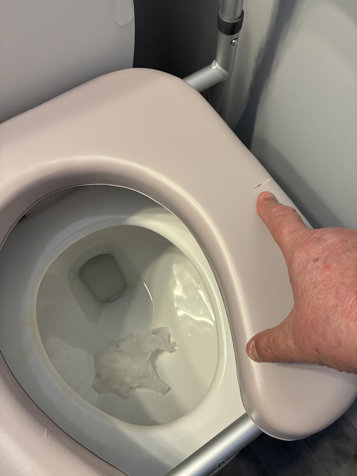 soundfuse Heavy Duty Raised Toilet Seat with Handles for Senior, 400 lbs | Adjustable Height & Width, Aluminum Reinforced Frame, Padded Seat, Handicap Elevated Toilet Seat Riser, Fit Most Toilets customer photo 2