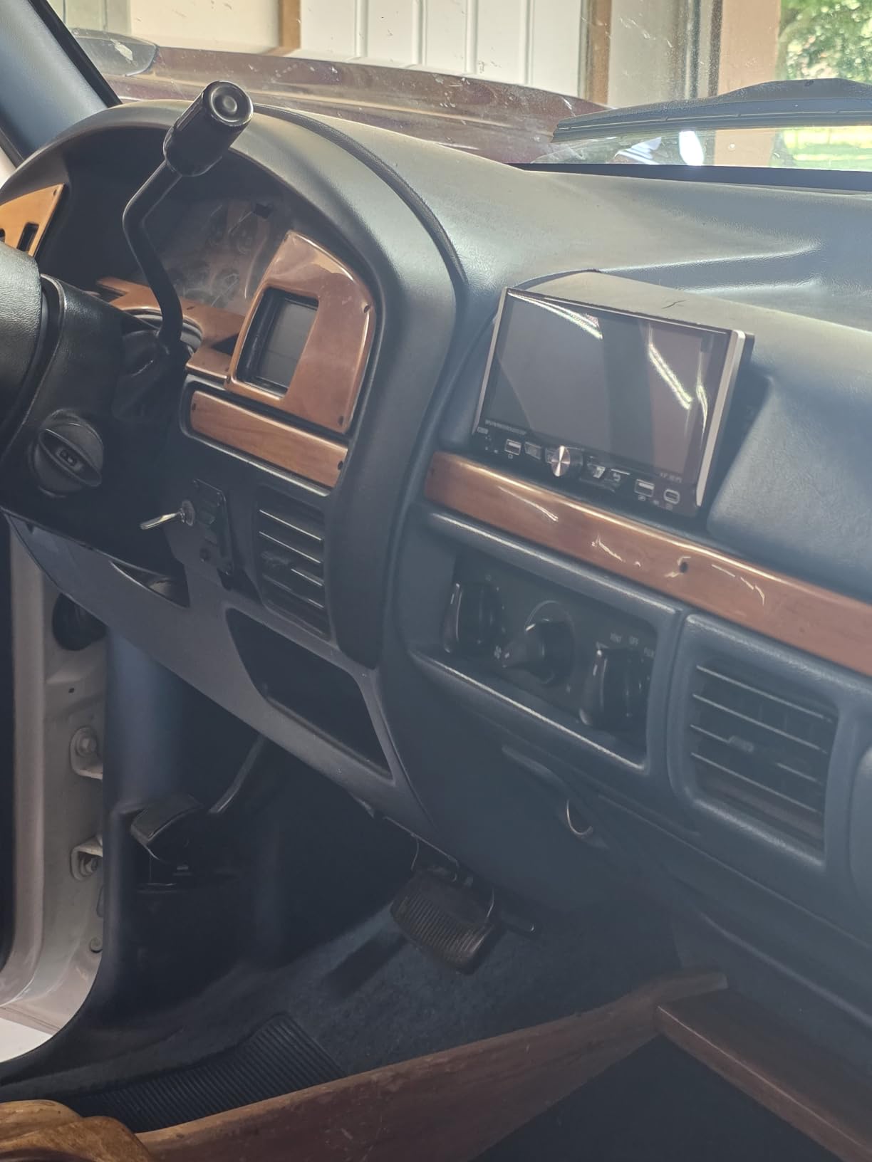 Single Din Radio Car Stereo with Wireless Apple Carplay & Android Auto, 6.9