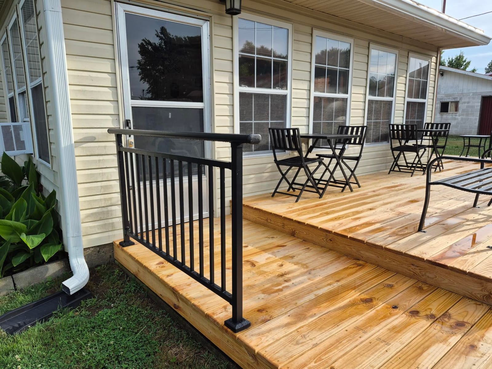 Horizontal Black Deck Railing Kit, 40