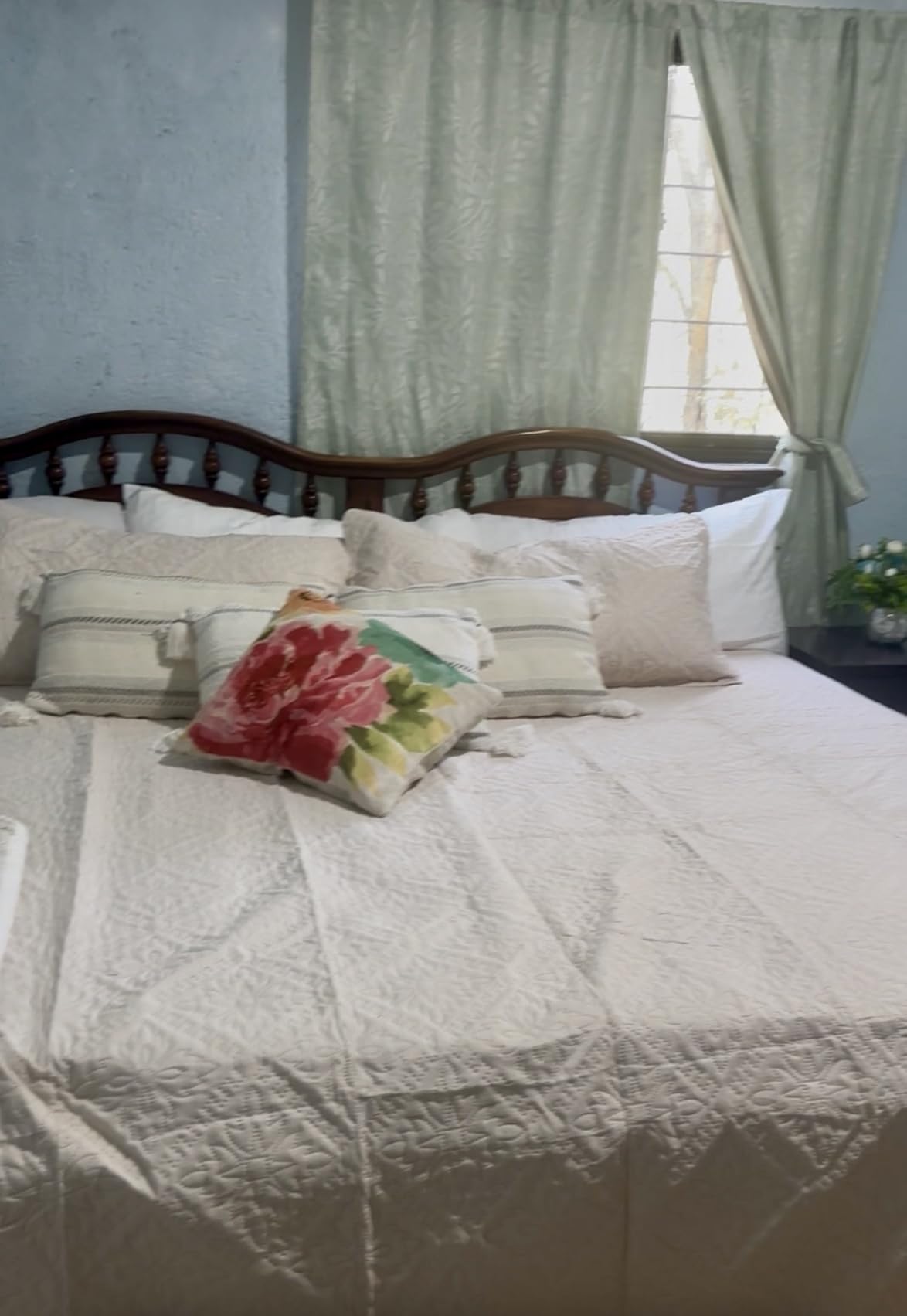 Exclusivo Mezcla King Quilt Set, Brich Beige | Lightweight Soft Bedspreads Coverlets, All Season Bedding with 2 Pillow Shams, Modern Style for Bedroom Guest Room customer photo 1