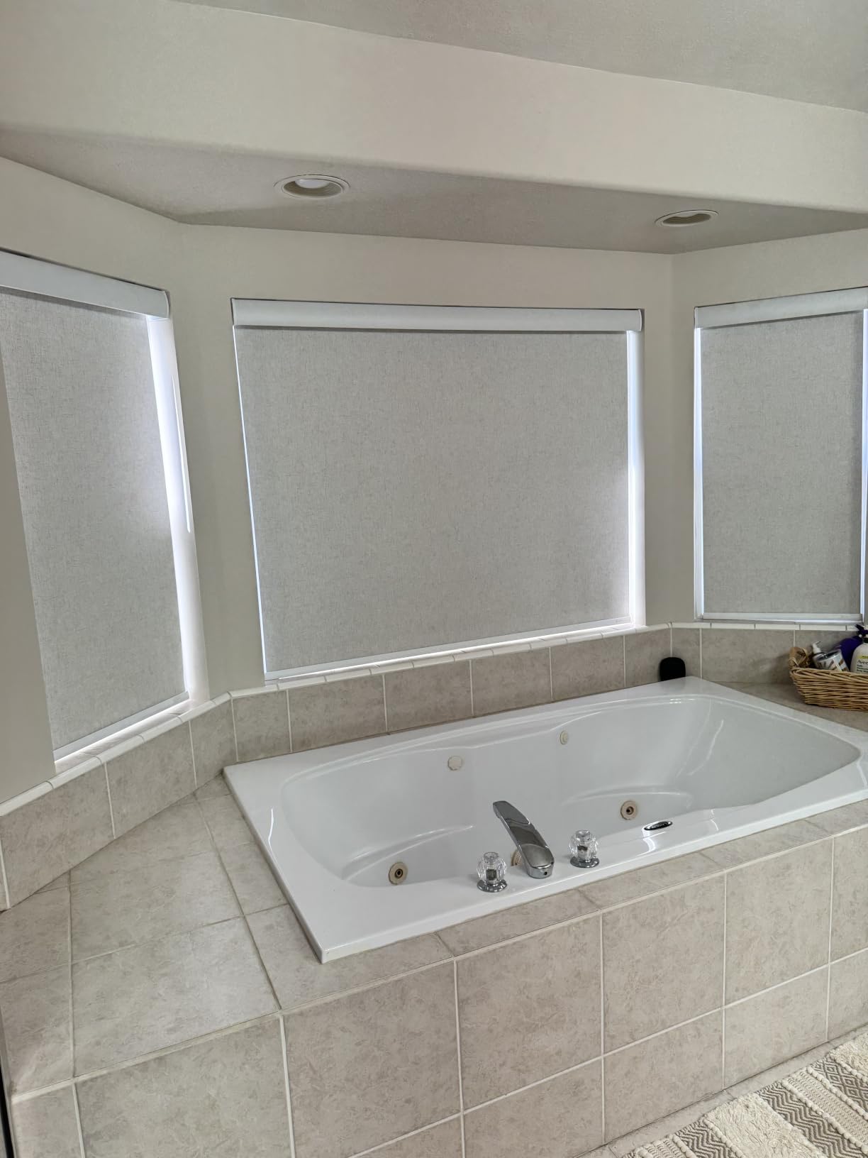 Yoolax Motorized Blinds with Remote, Blackout Linen Beige, 22