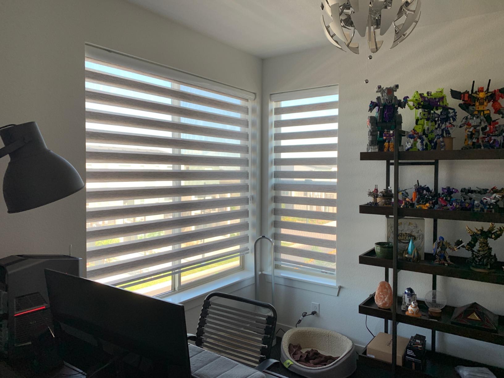 ShadesU Cordless Zebra Blinds Roller Shades, White, 34