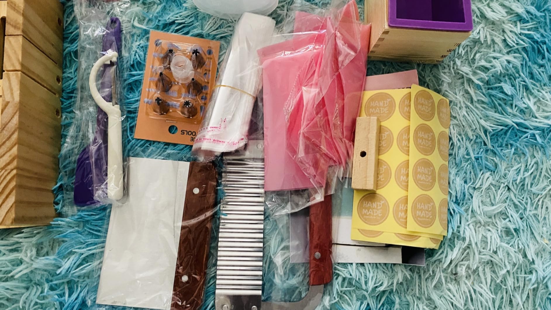 Artcome Soap Making Kit - Complete DIY Soap Making Supplies with 42oz Silicone Loaf Mold, Wooden Cutting Tools, Honeycomb Molds, Measuring Cups & More for Crafting Handmade Soaps - Ideal for Gift customer photo 1