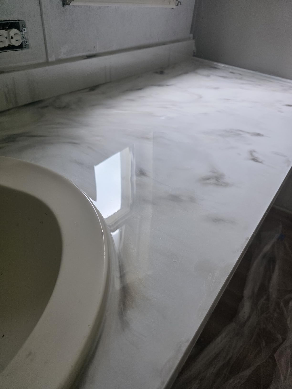 CRAFT RESIN Table Top Epoxy Resin Kit 1 Gallon - Ultra Clear, High-Gloss, UV & Scratch Resistant Finish, Bubble-Free, Self-Leveling & Food Safe. Best For Countertops, Bar Tops, Tumblers & Wood Coating customer photo 1