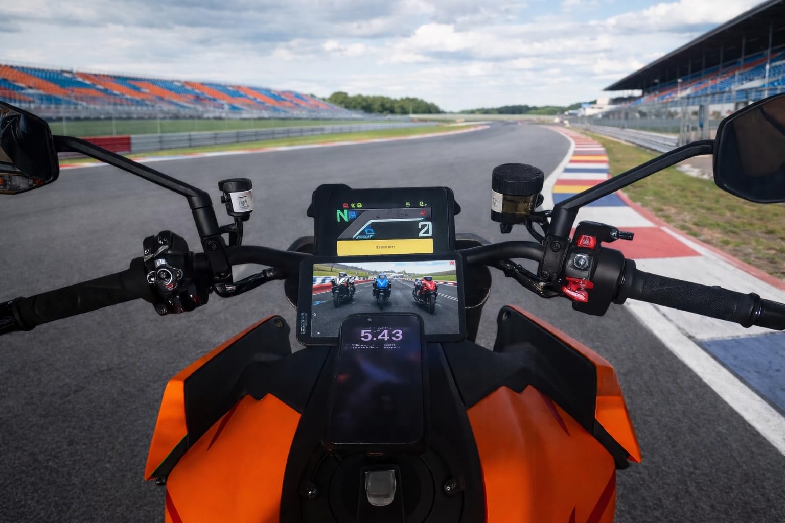 CHIGEE AIO-6 LTE 4G Motorcycle GPS Navigation with 6 inch Display, Smart Geo-Fence Security, SOS, 2000nits, Motorcycle Carplay Android Auto, Real-time alerts, Electronic Fence, IP69 Waterproof customer photo 1
