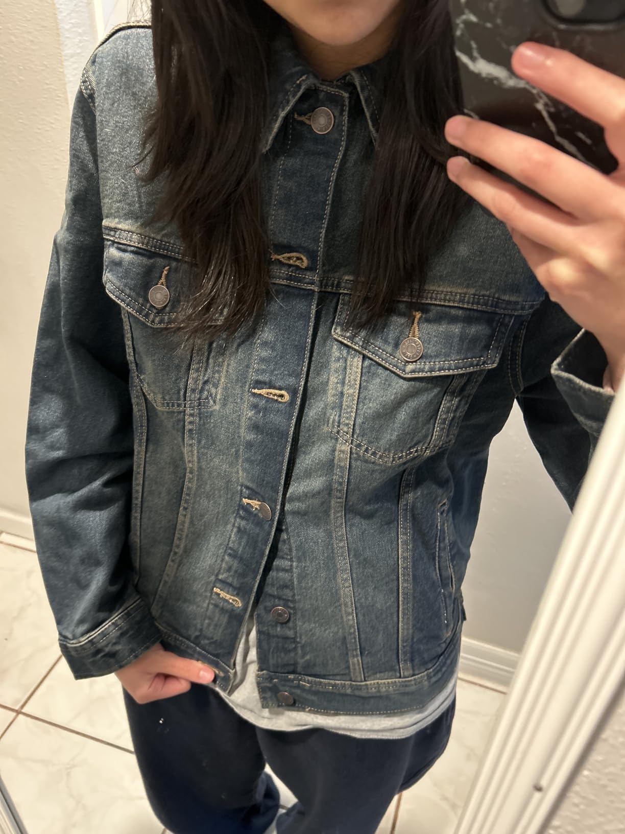 Amazon Essentials Men's Heavyweight Low Stretch Regular-Fit Denim Jacket, Chest Patch Pockets customer photo 2