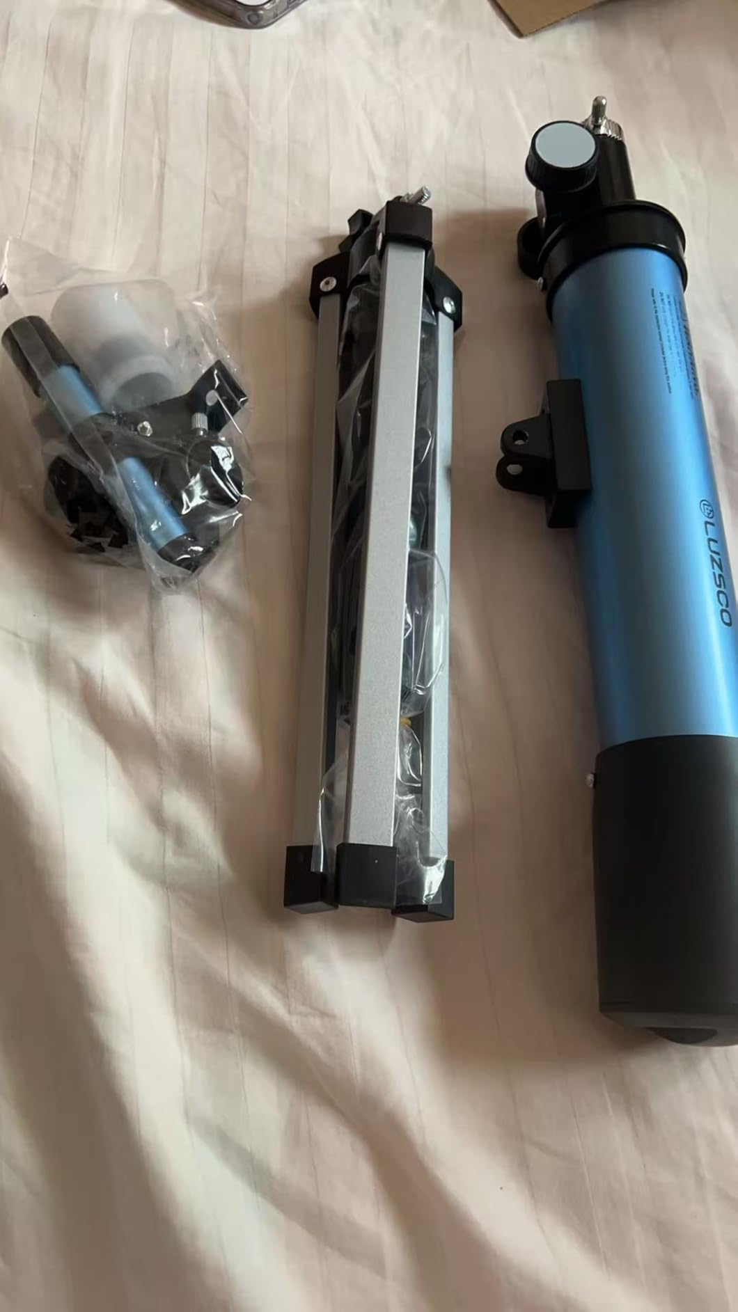 Telescope for Kids 50mm 100x Magnification Beginner Telescopio with Tripod, 2 Eyepieces & Finder Scope, STEM Educational Gift for Boys & Girls Ages 6-12, Portable Kids Telescope for Astronomy customer photo 1