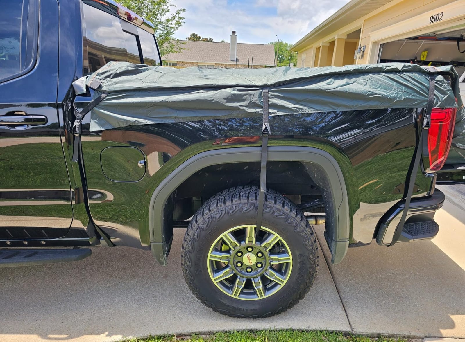 Truck Bed Tent 5.5-6ft: Easy Set Up Umburato Pickup Truck Tents for Camping, Waterproof PU3000mm Canopy for Truck Camper, Portable, Spacious for 2 Person Green customer photo 1