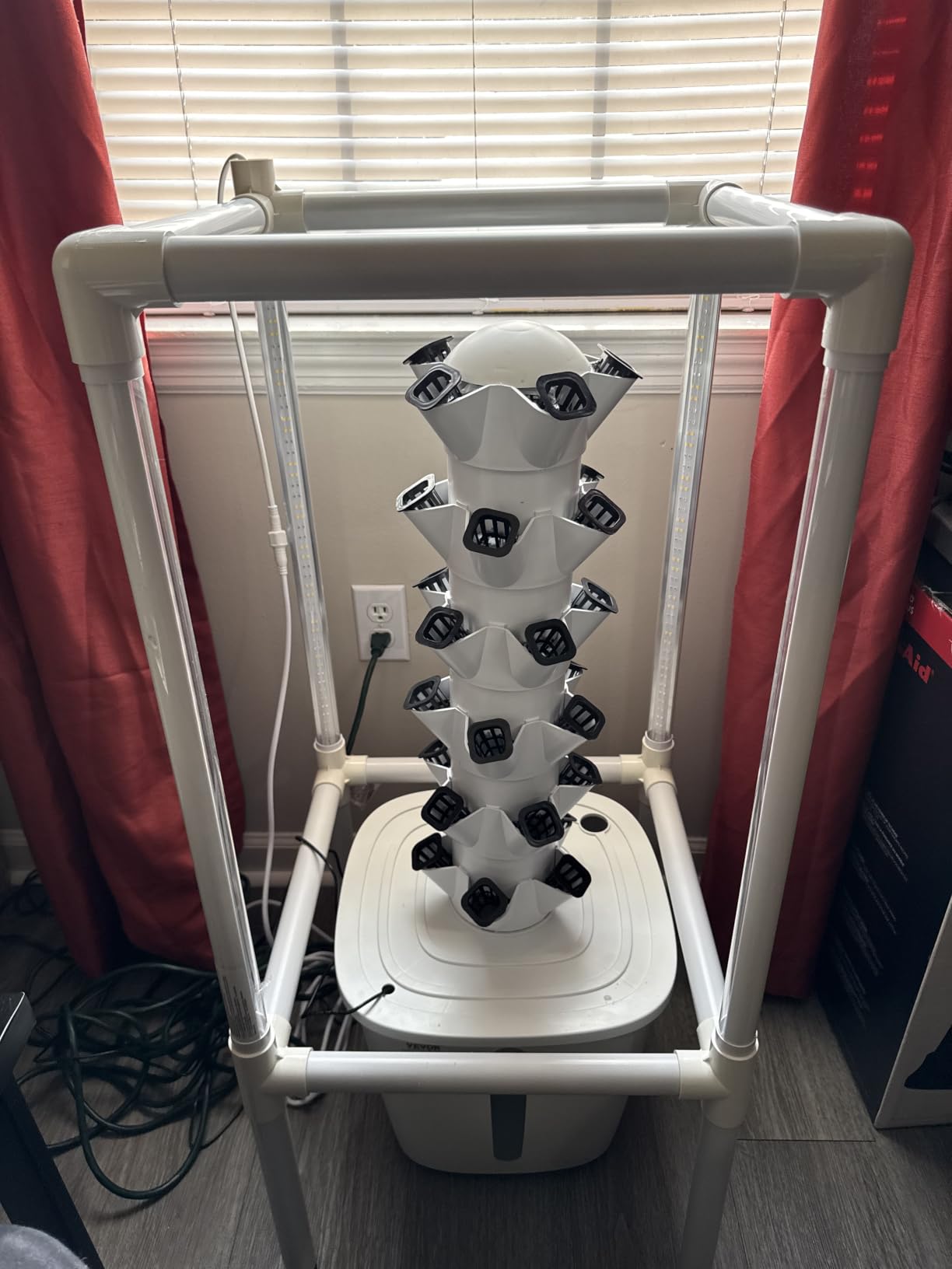 VEVOR Hydroponic Growing System with Grow Light, 30 Pods Vertical 6 Tiers Hydroponic Tower, Home Hydronic Garden with Water Pump, Plants Germination Kit for Indoor Herbs, Fruits and Vegetables customer photo 2