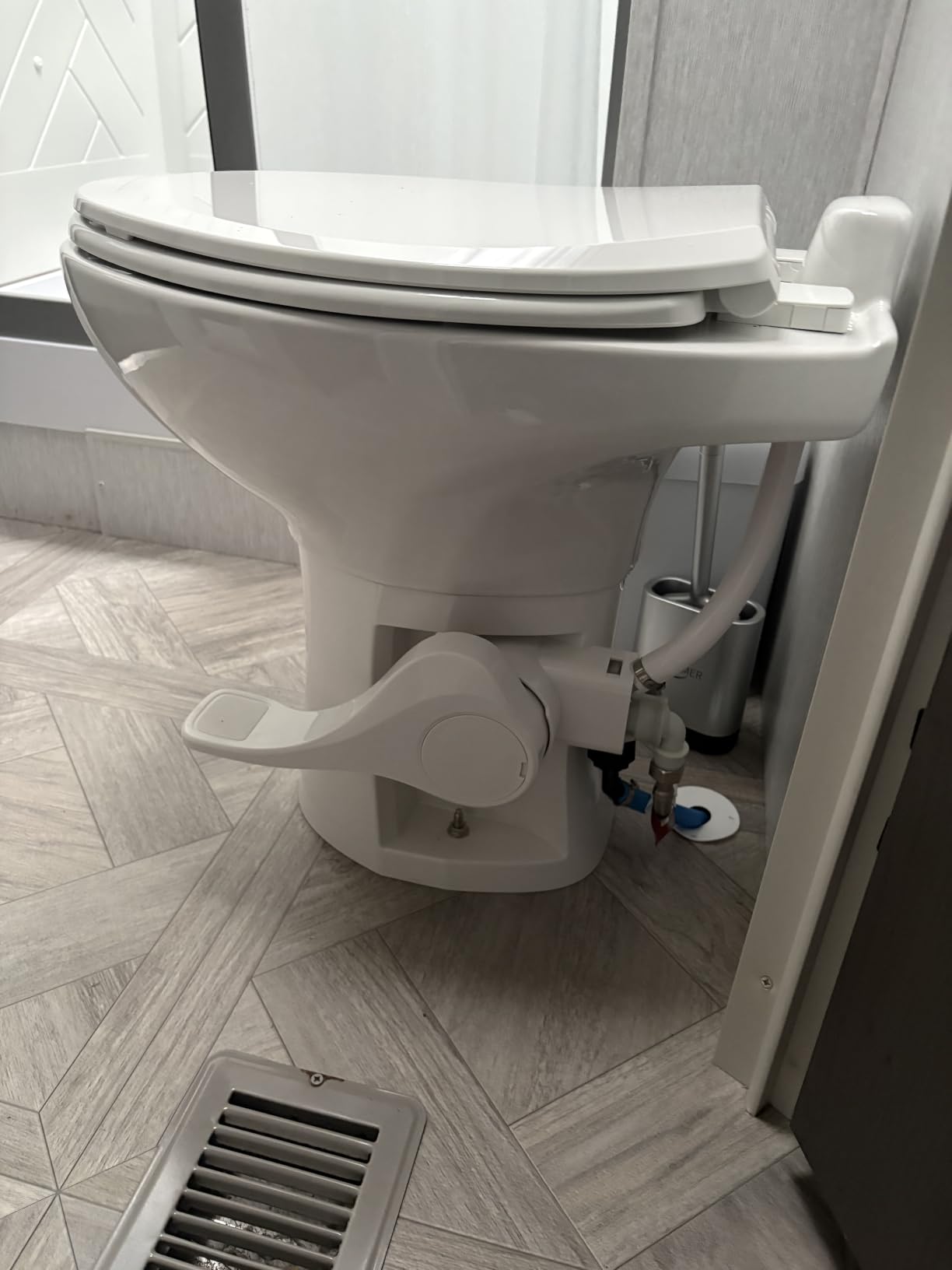 SEAFLO Porcelain RV Toilet with Elongated Bowl, 19