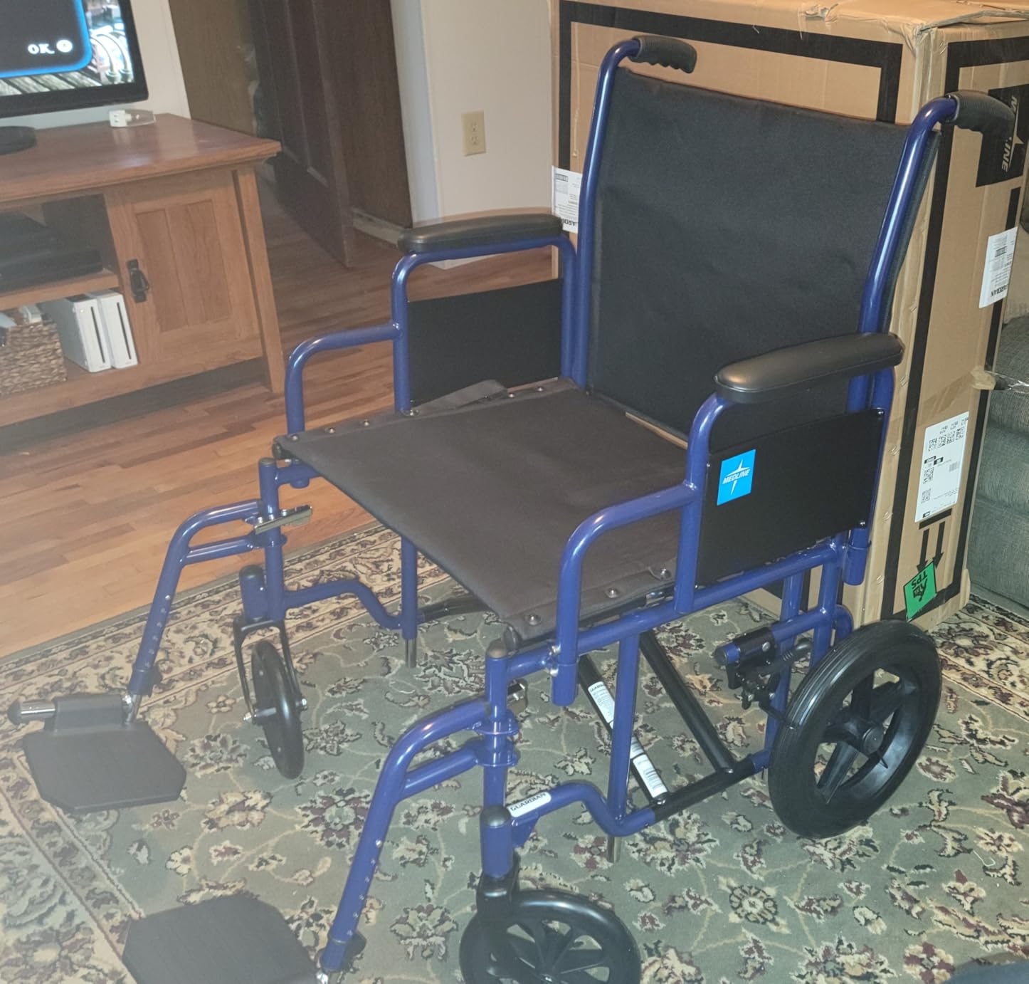 Medline Bariatric Transport Chair for Adults and Seniors, Supports up to 450 lbs, Extra-Wide 22