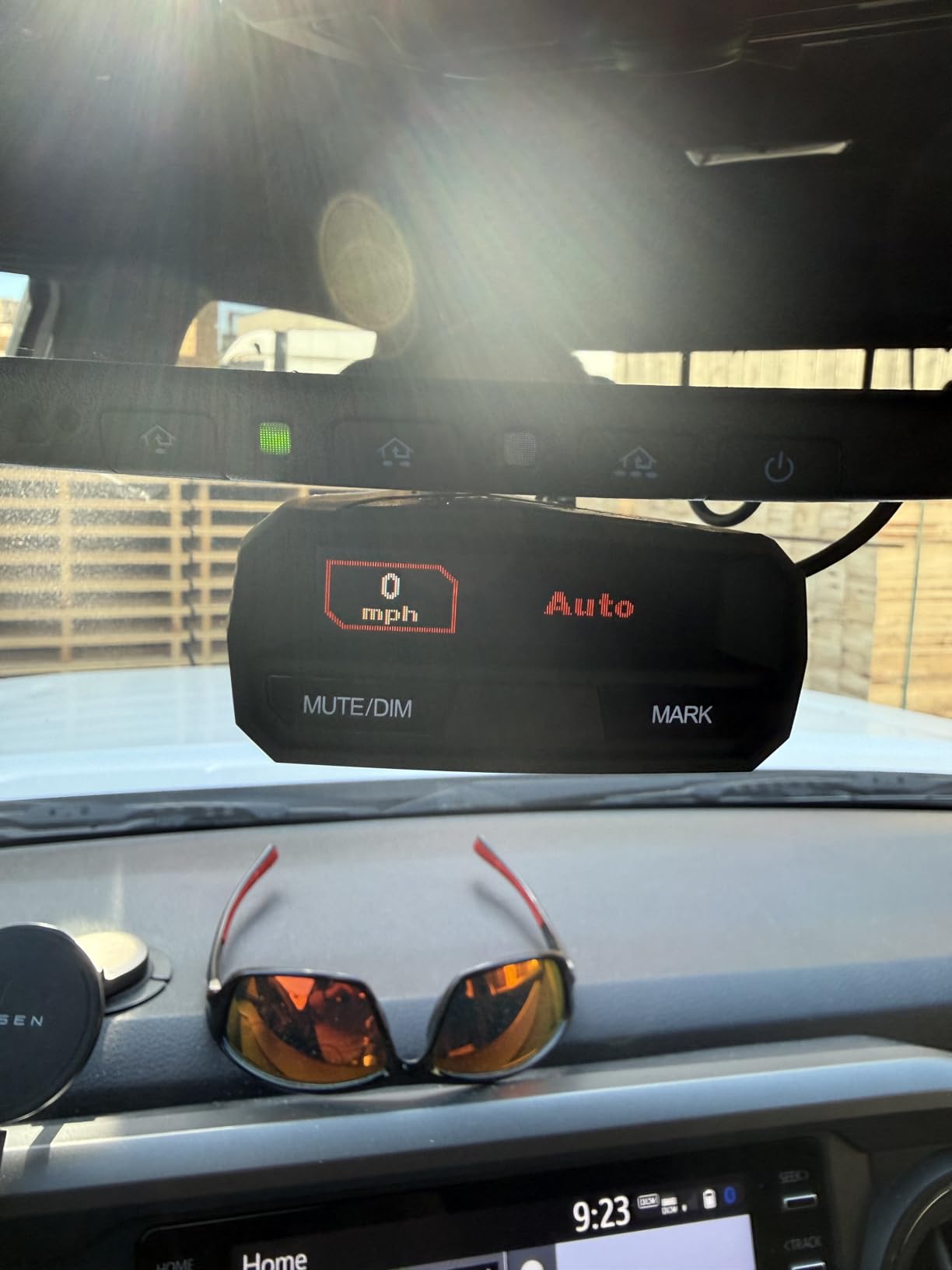 Uniden R4W (new Model) Extreme Long-Range Laser/Radar Detector, Record Shattering Performance, 360° Awareness, Built-in GPS, Wi-Fi, Bluetooth, Voice Alerts, Red Light & Speed Cameras, R/TACH App customer photo 2