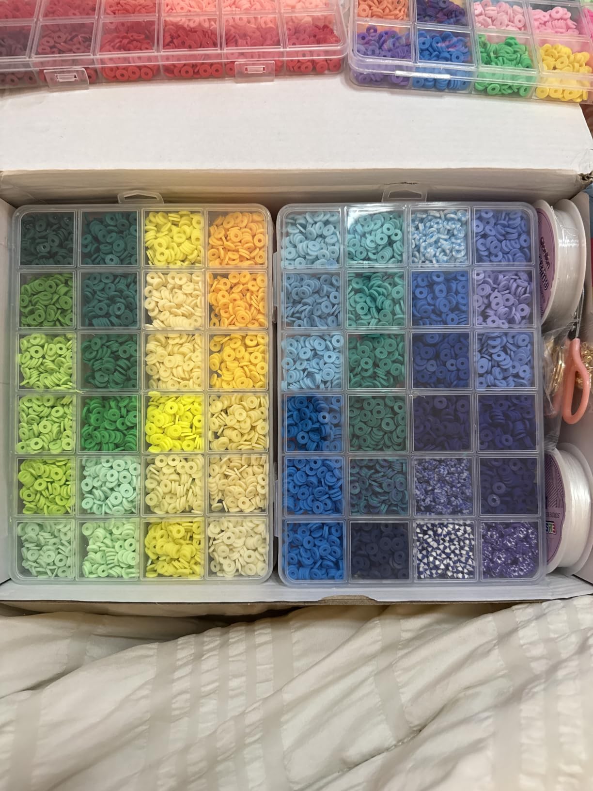 Gionlion 30,000 Pcs Clay Beads Bracelet Making Kit, 168 Colors 8 Boxes Flat Preppy Beads for Friendship Bracelets, Jewelry Kit with Pendant Charms Elastic String customer photo 1