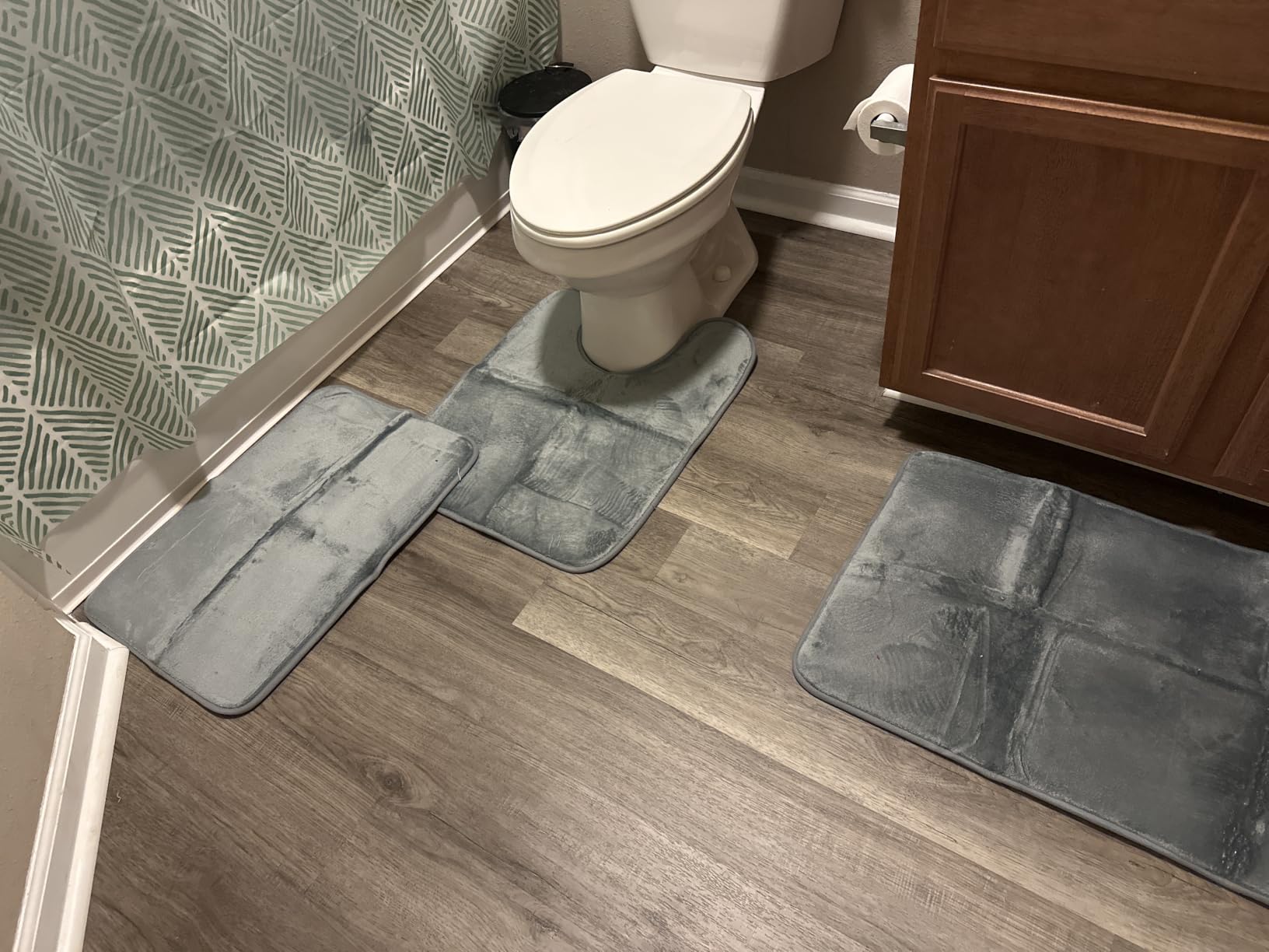 Bathroom Rugs Sets 3 Piece, Non-Slip & Quick Dry Bath Mat Set, Ultra Soft Velvet Bath Rugs for Bathroom, Toilet and Shower Floor, Grey customer photo 1