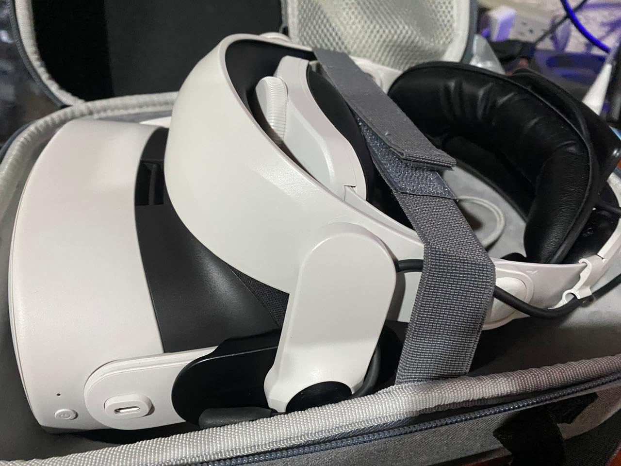 Meta Quest 3S 128GB | VR Without Wires - Gorilla Tag Cardboard Monkenaut Bundle - Amazon Exclusive - Access to 100+ Games with a 3-Month Trial of Meta Horizon+ Included customer photo 2