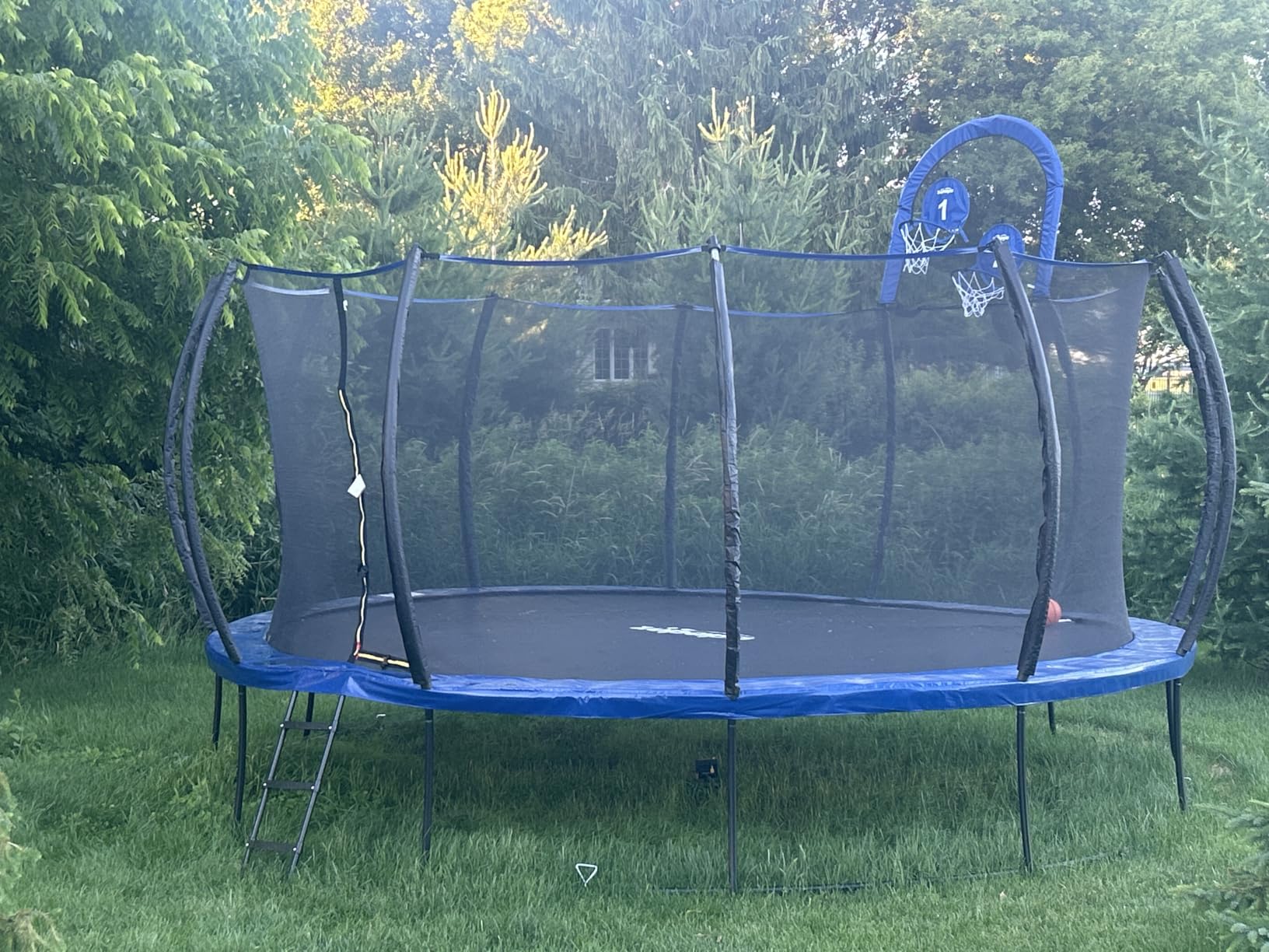 Zupapa 1800LBS Capacity No-Gap Design 16 15 14 12FT Trampoline with Safety Enclosure Net and Non-Slip Ladder 10-Year Quality Assurance Perfect for Kids Family Outdoor Backyard Fun customer photo 2