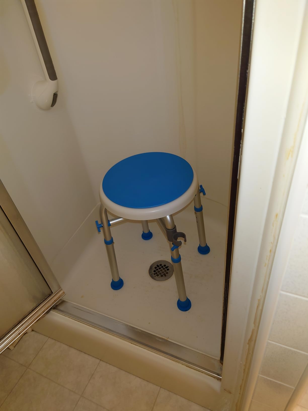Loyoda Swivel Shower Chair for Inside Tub with Reinforced Crossing Bar | Adjustable-Height Shower Chair, Tool-Free Assembly - Holds up to 350 lbs, Great for In-Shower Use customer photo 2