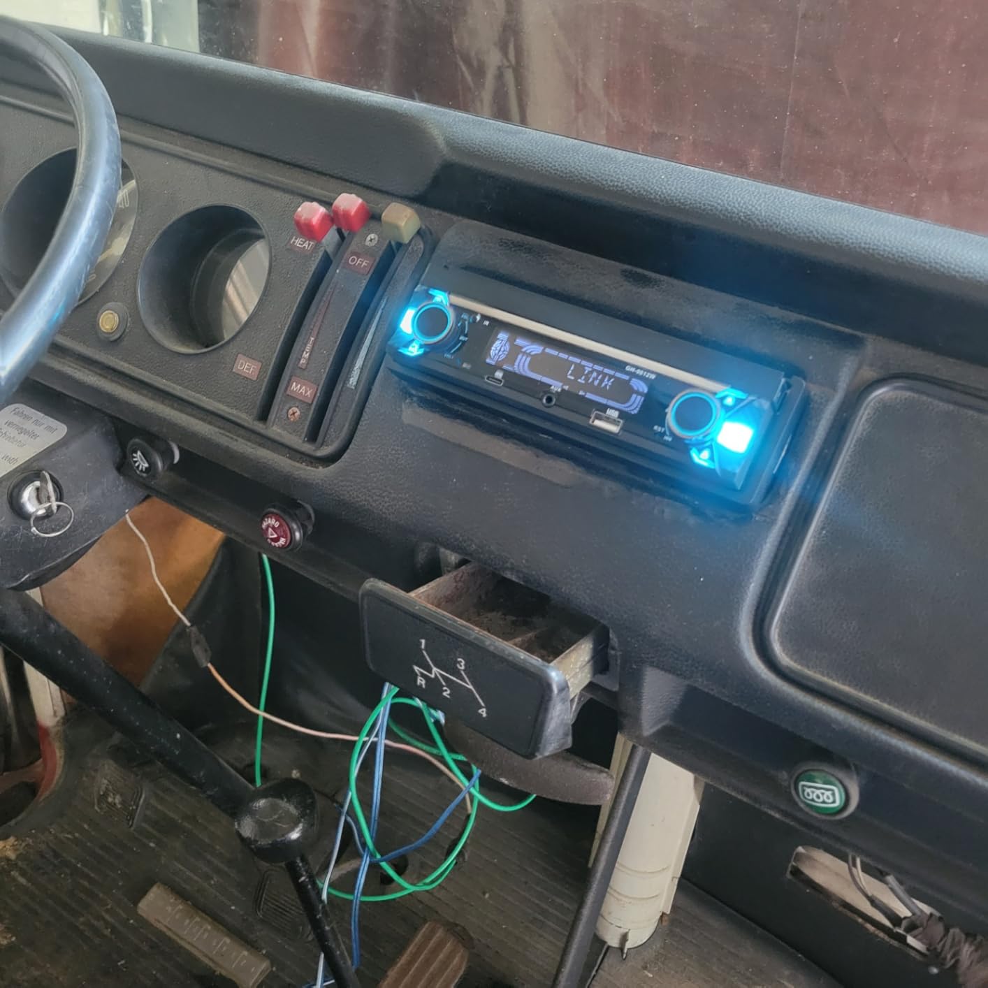 Single Din Car Radio Touchscreen with Wireless CarPlay, 7
