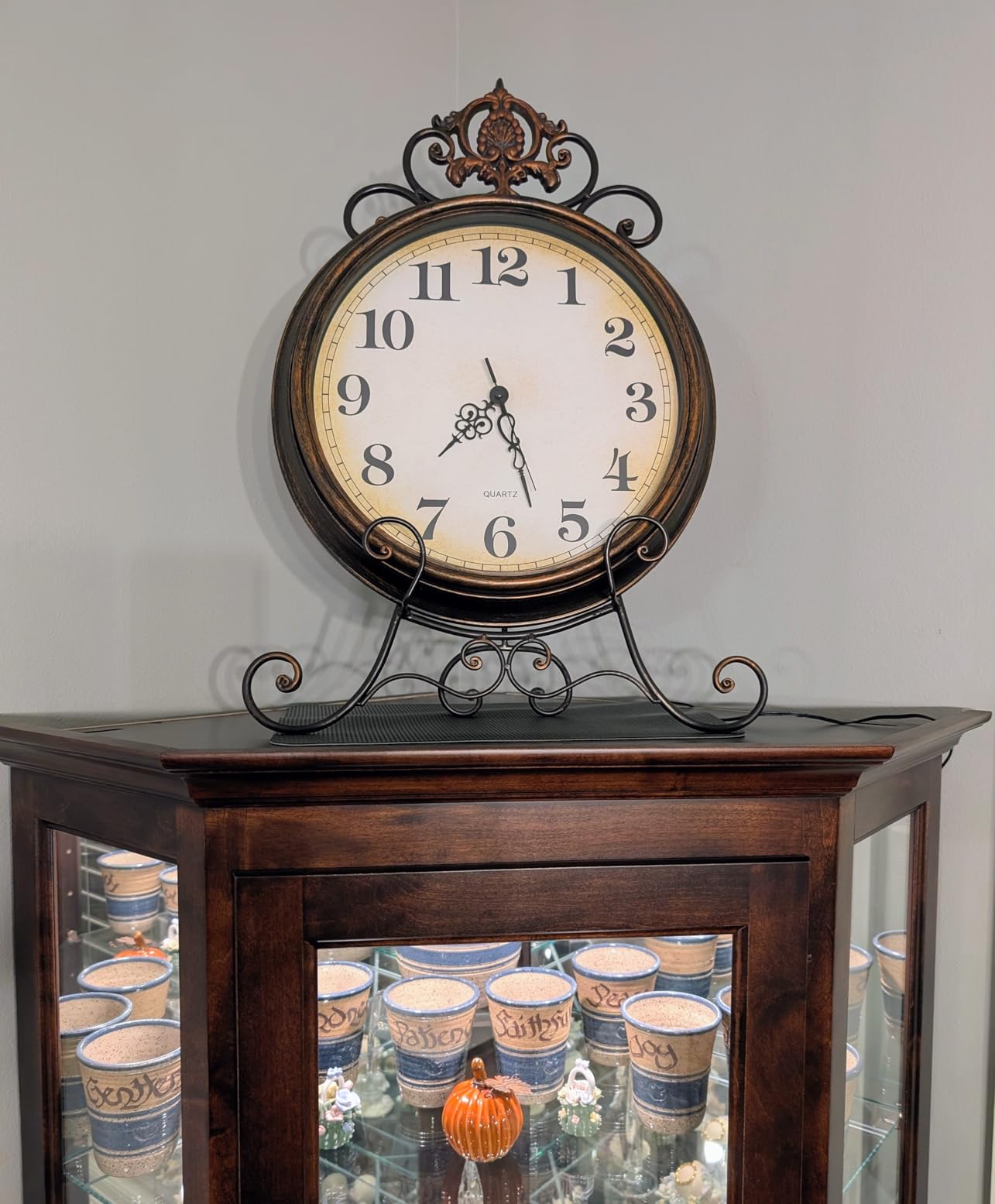Yoiolclc 24 Inch Large Wall Clock for Living Room Decor, Silent Vintage Wall Clocks Battery Operated for Living Room Farmhouse Office Gifts (Bronze) customer photo 1