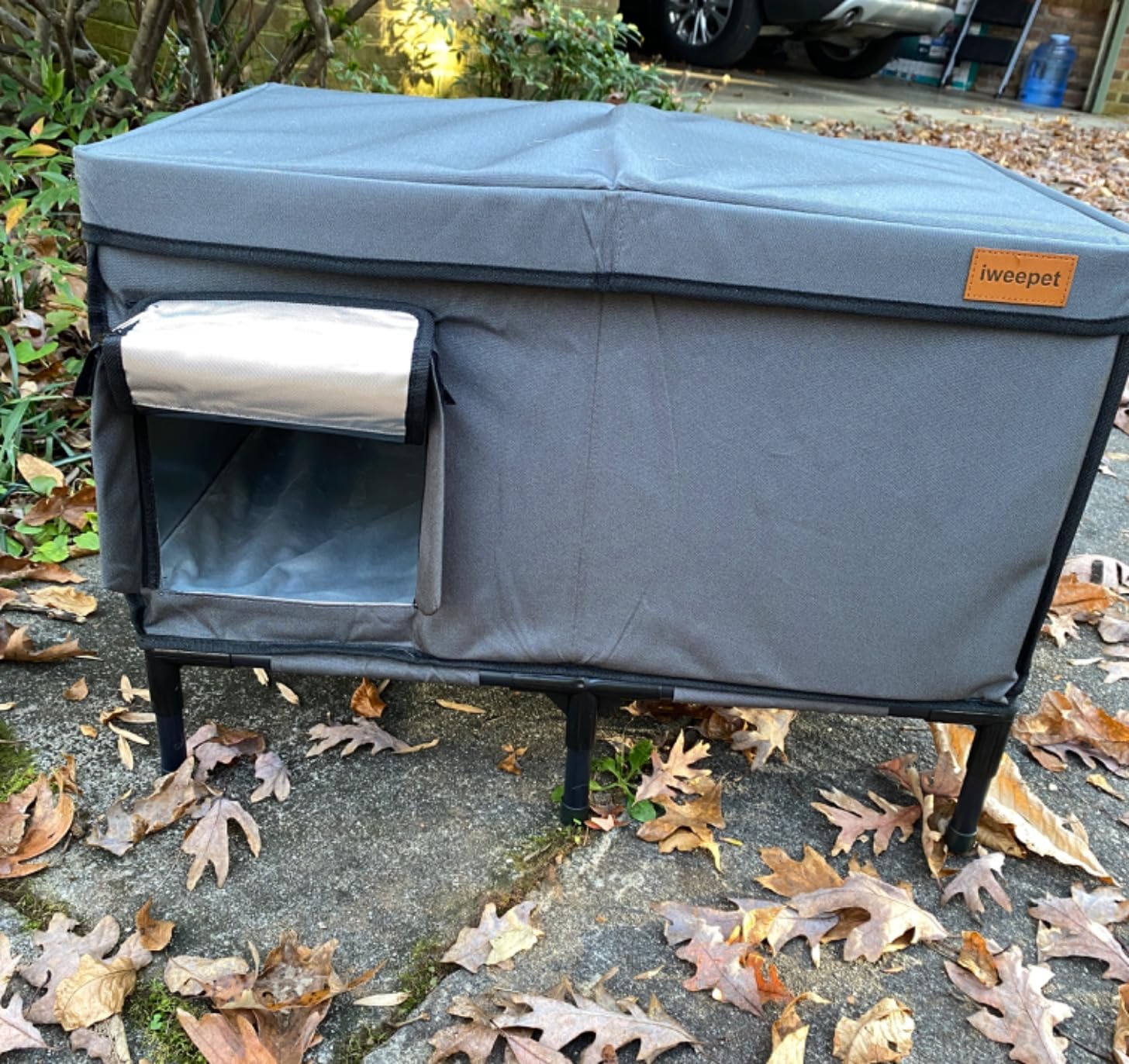 iweepet 100% Weatherproof Large Heated Cat House for Outside Cat with Cozy Cushion customer photo 1
